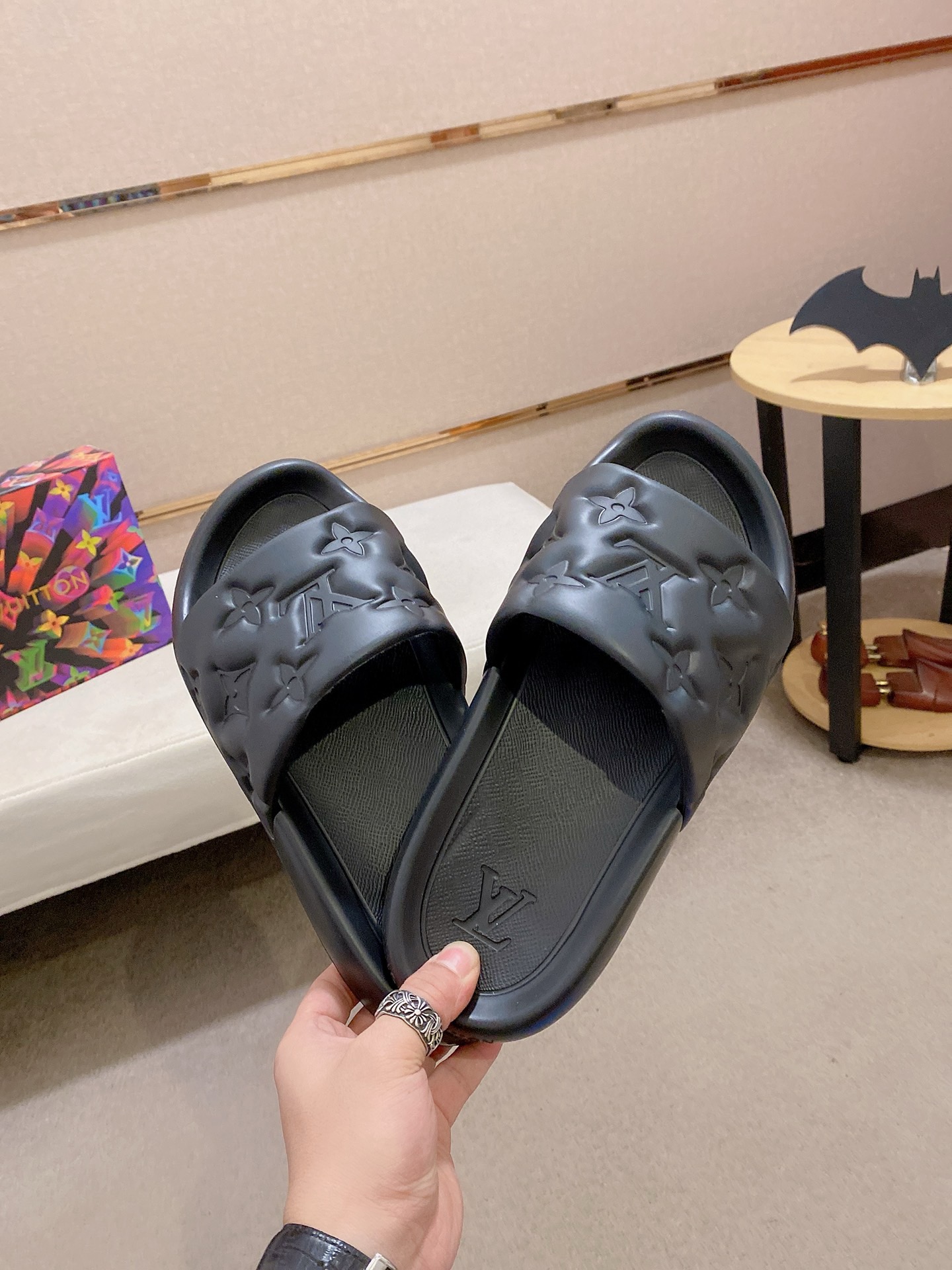 LV shoe