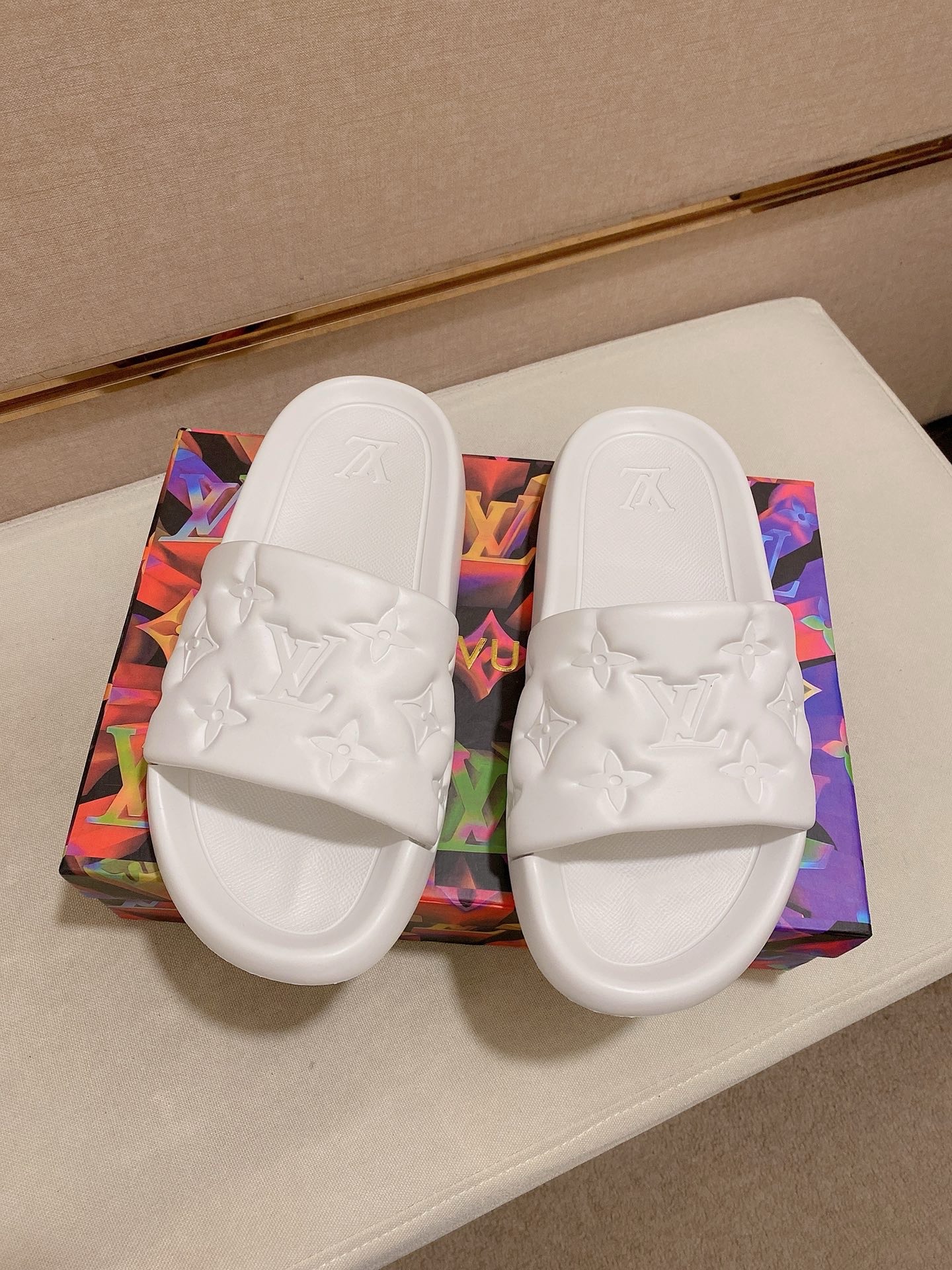 LV shoe