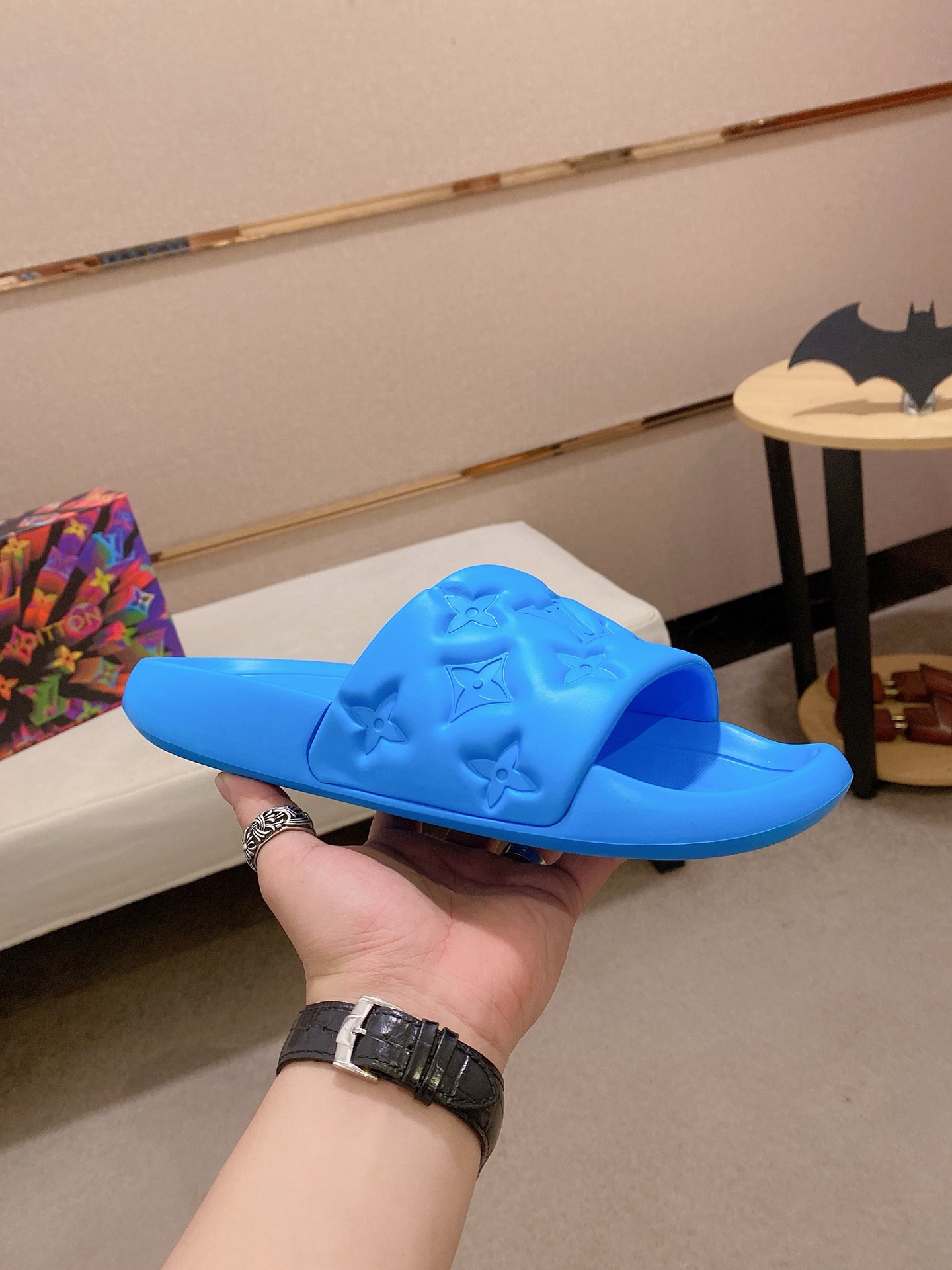 LV shoe