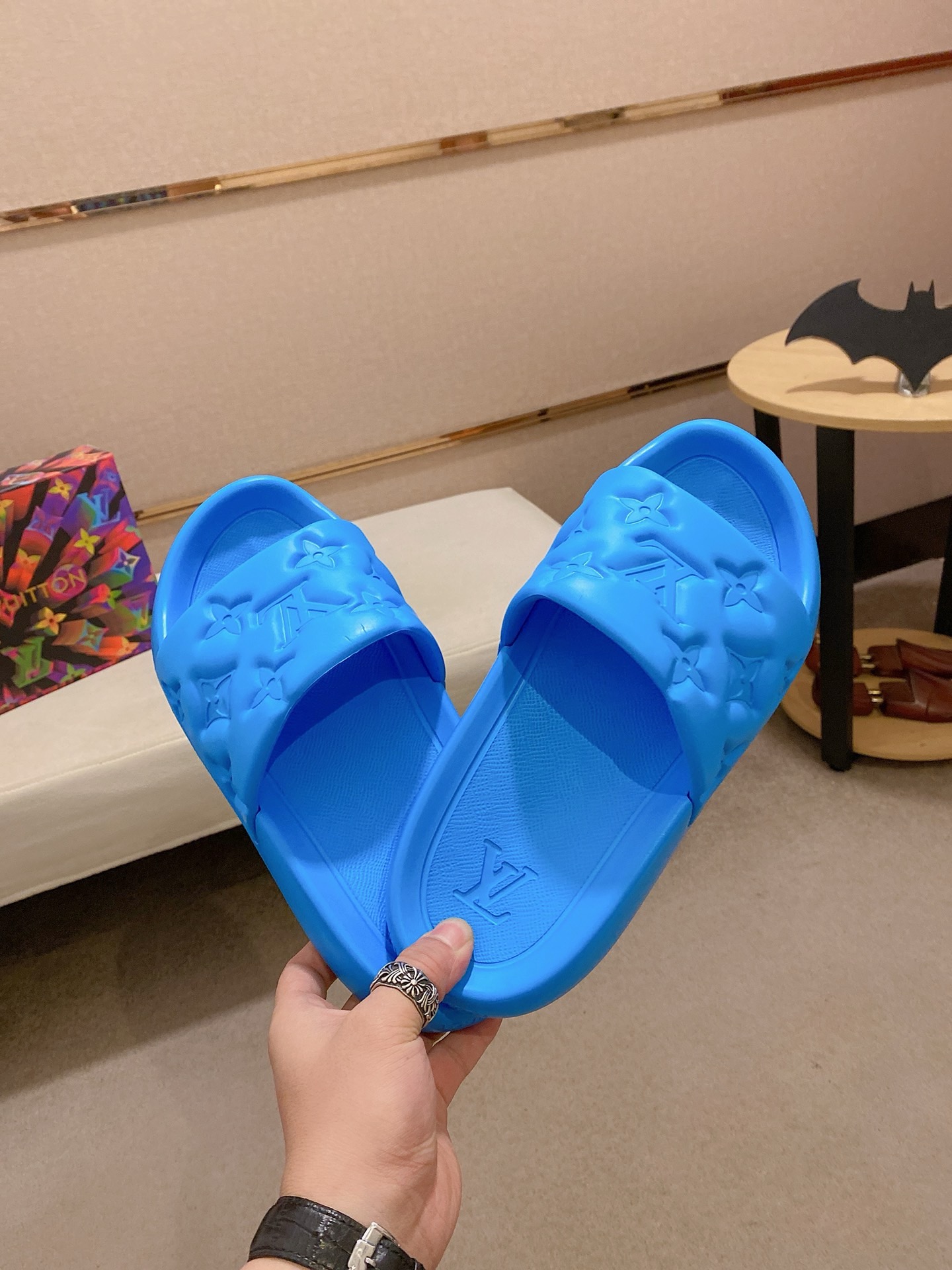 LV shoe