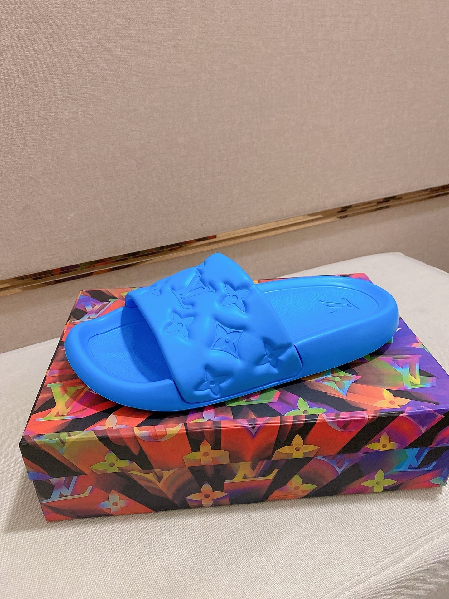 LV shoe