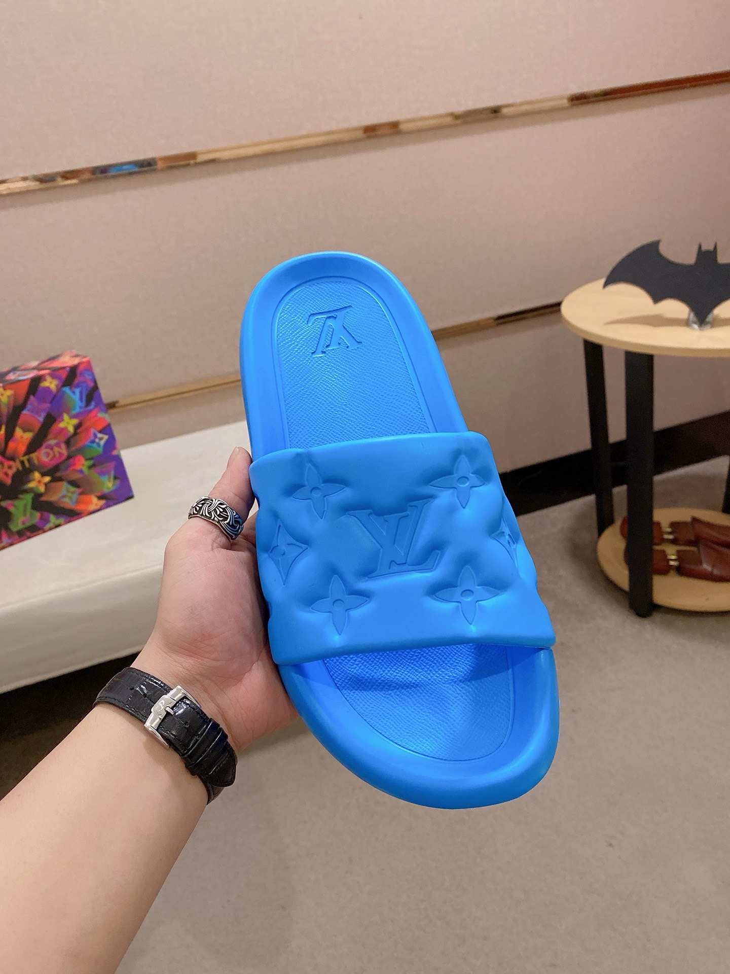 LV shoe