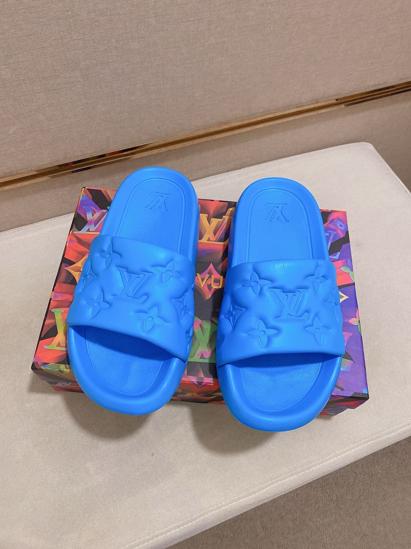 LV shoe