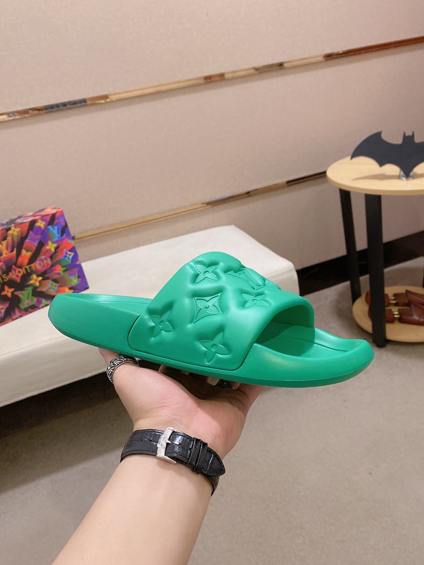 LV shoe