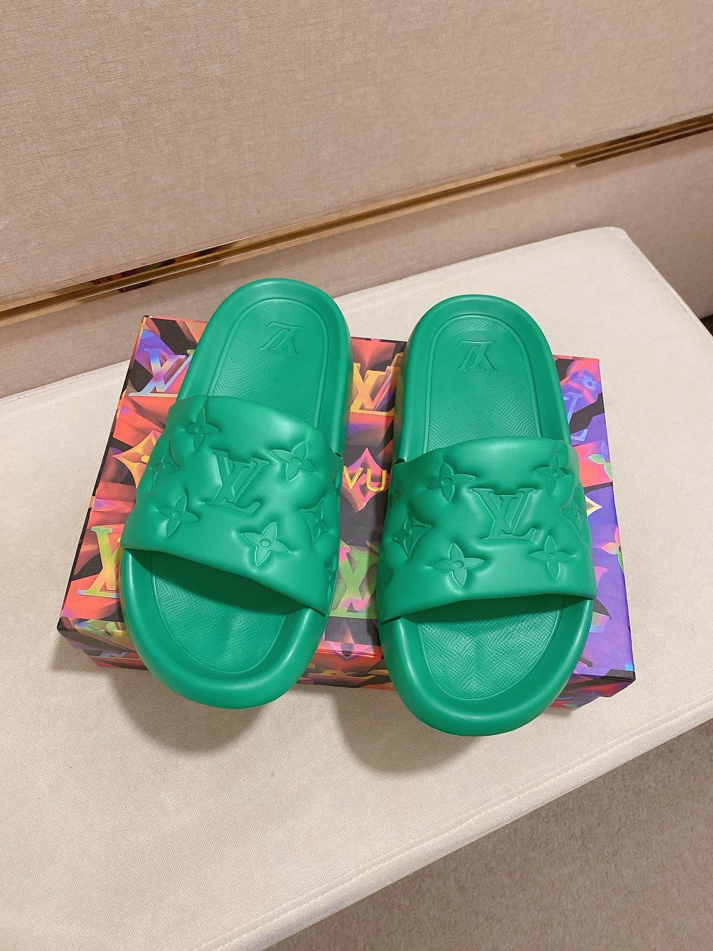 LV shoe