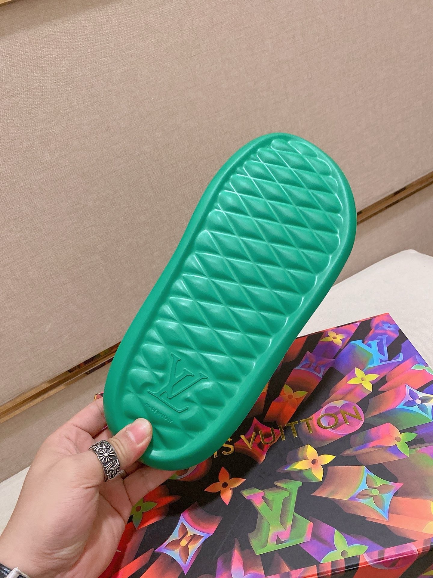LV shoe