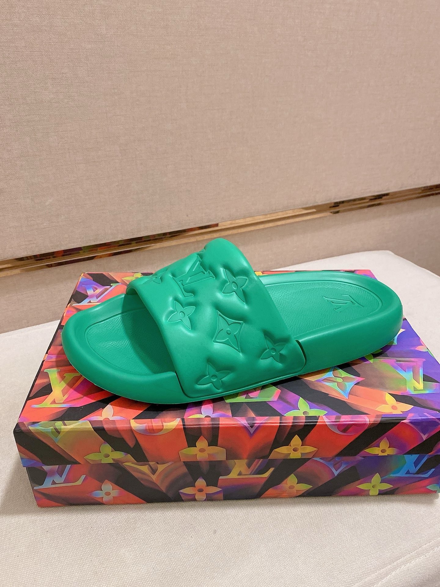 LV shoe