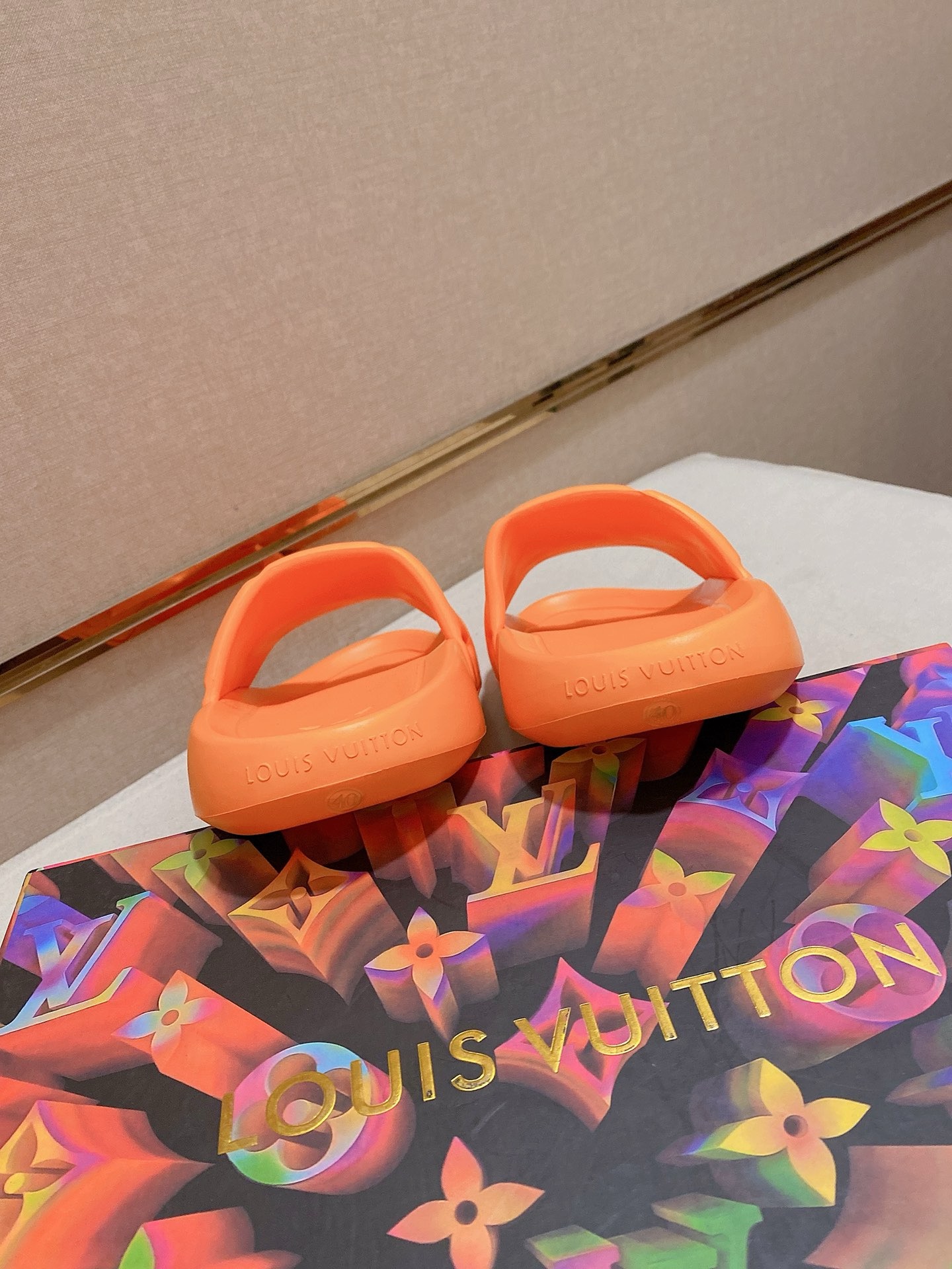 LV shoe