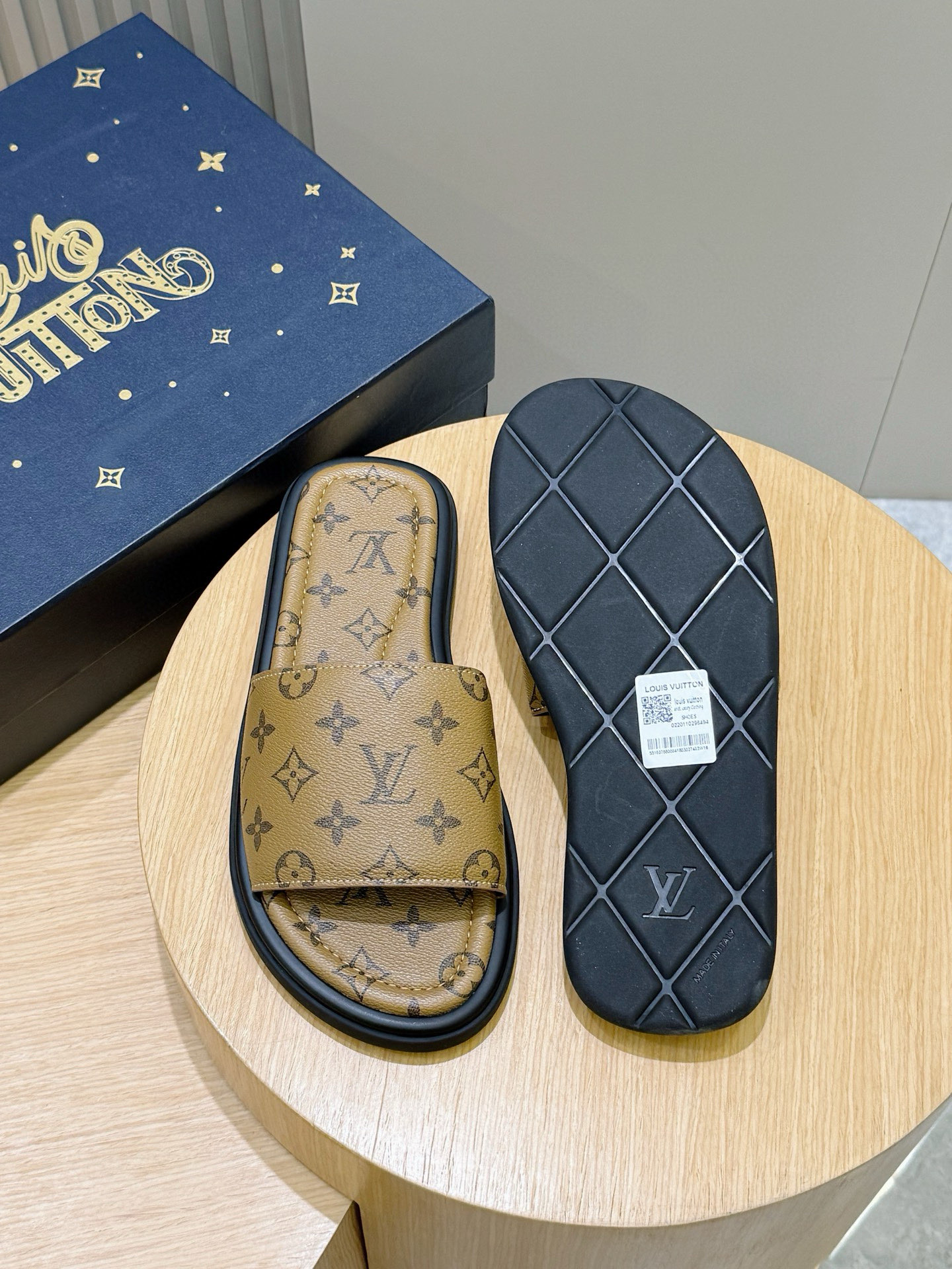 LV shoe