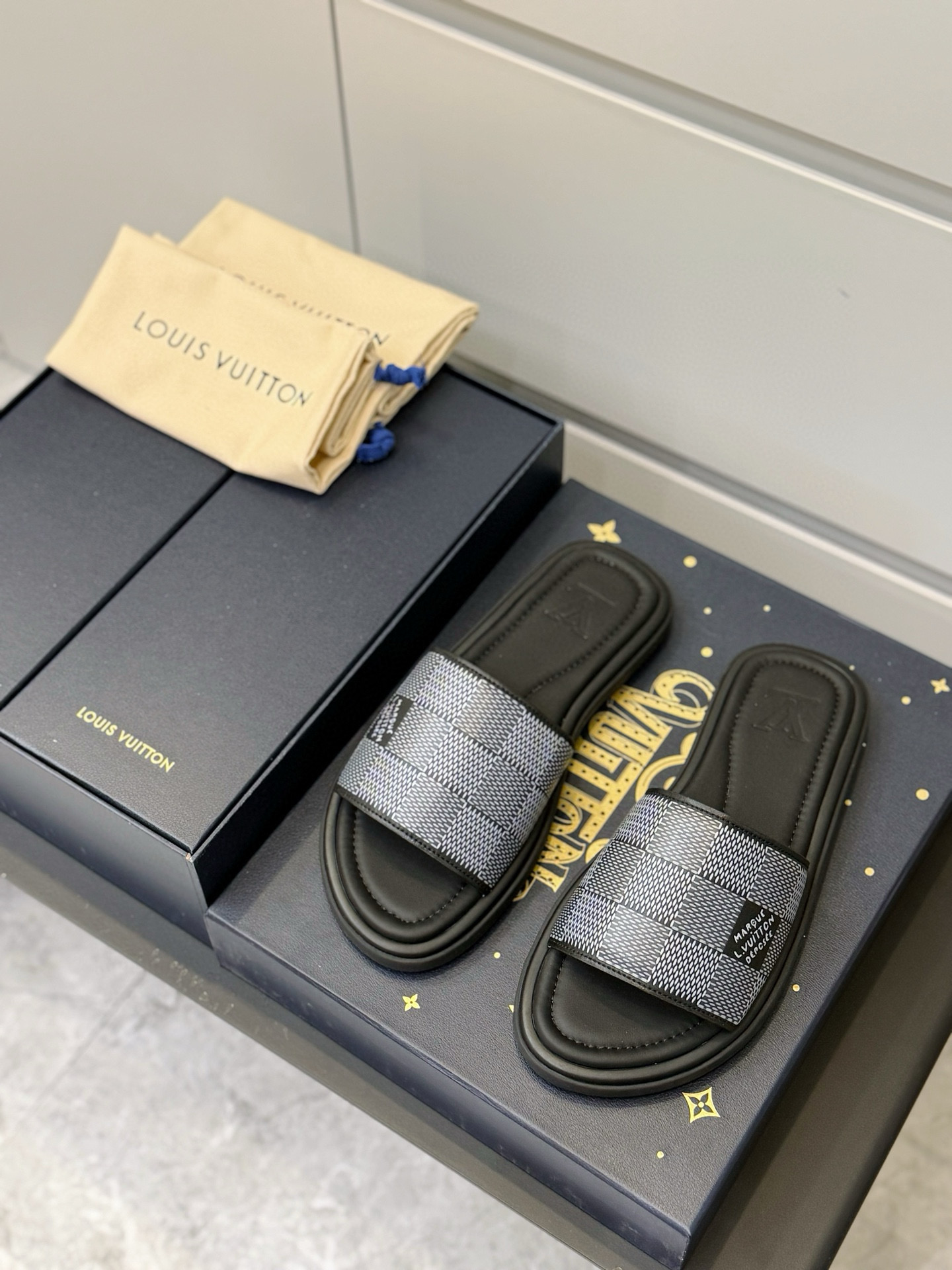 LV shoe
