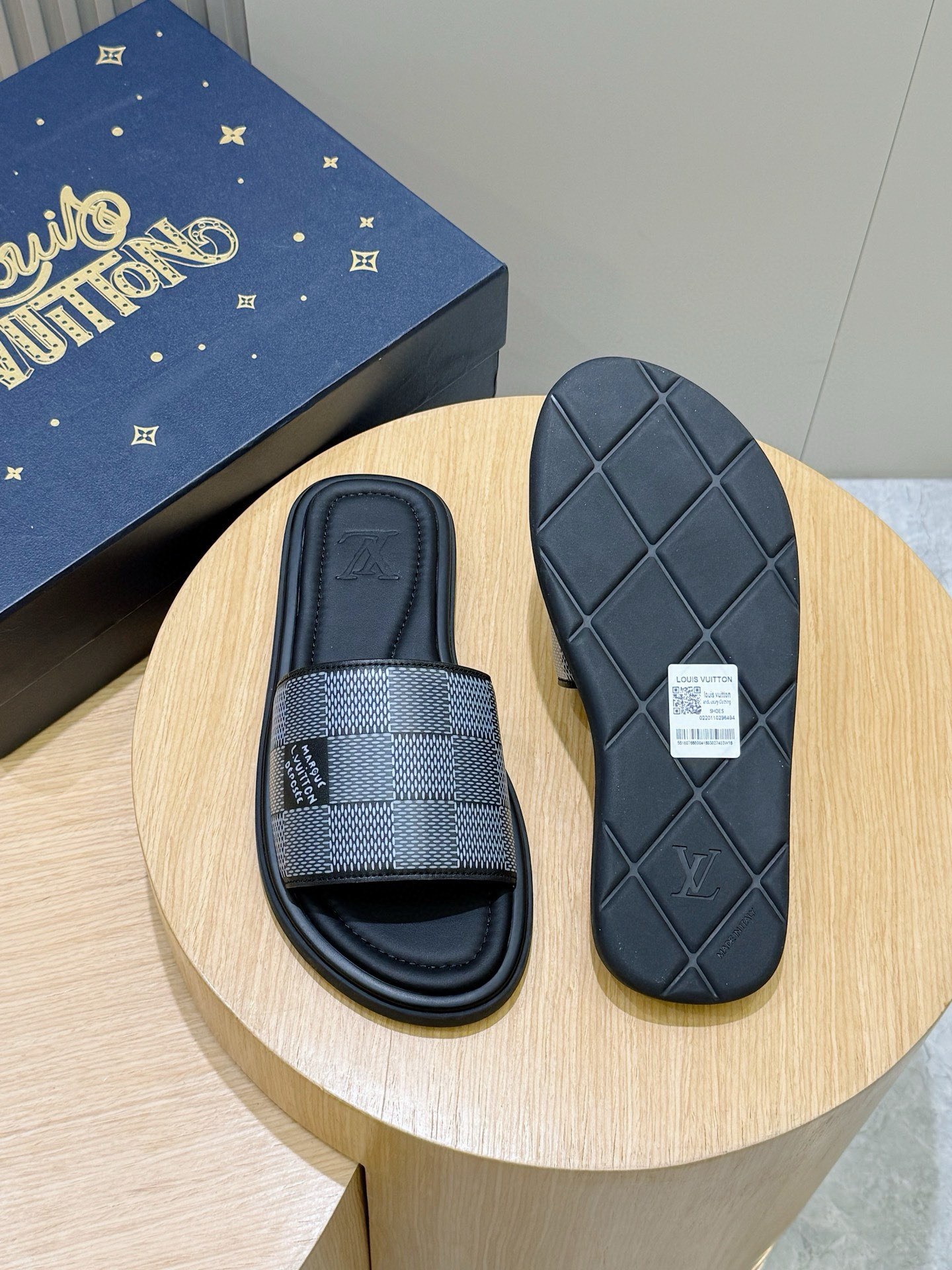 LV shoe