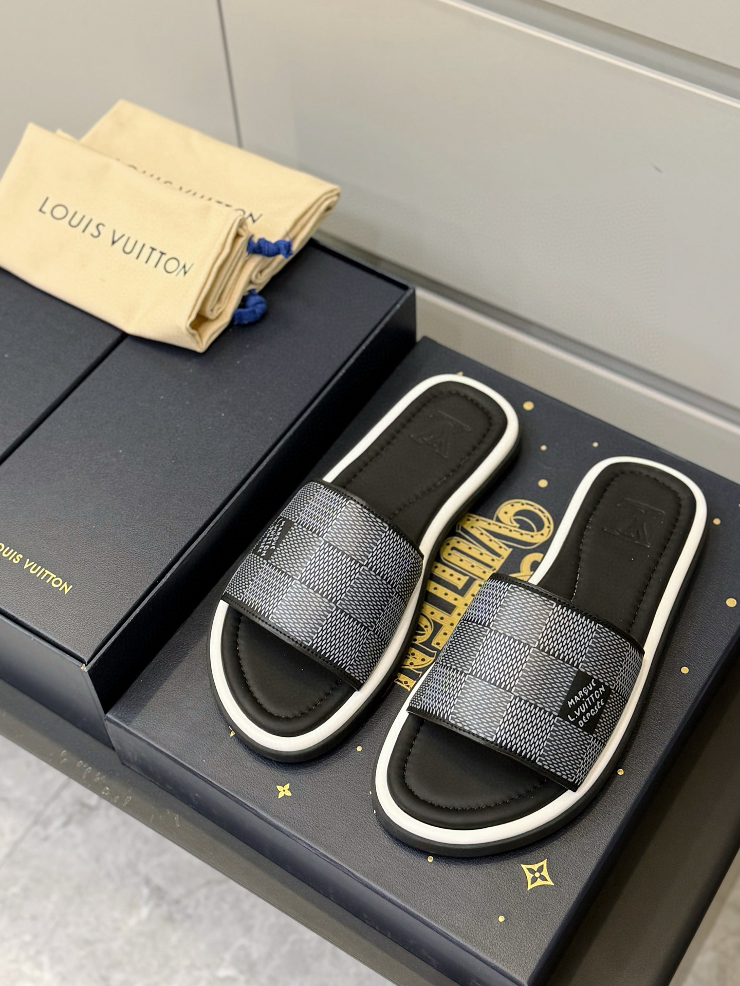 LV shoe