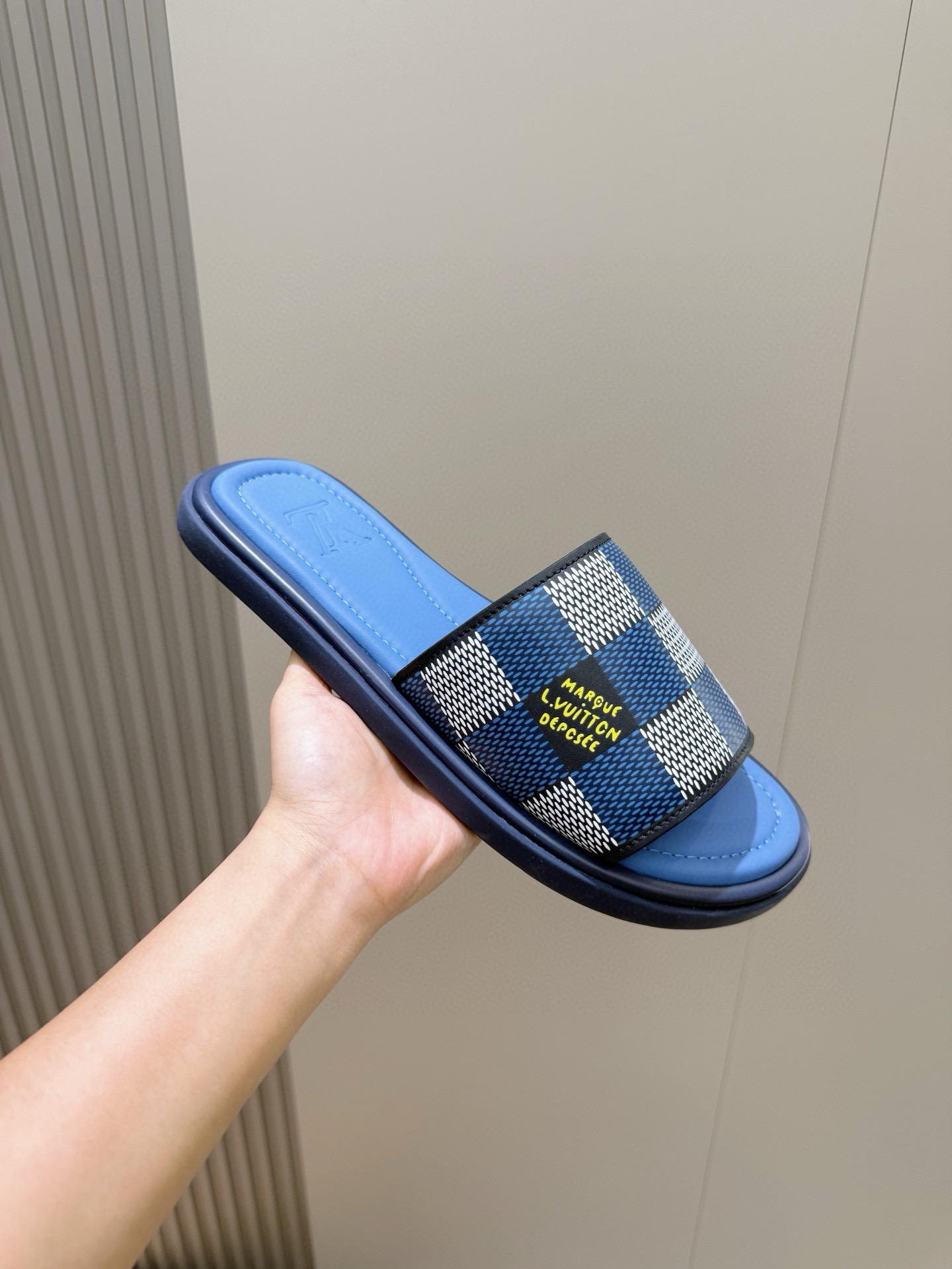 LV shoe
