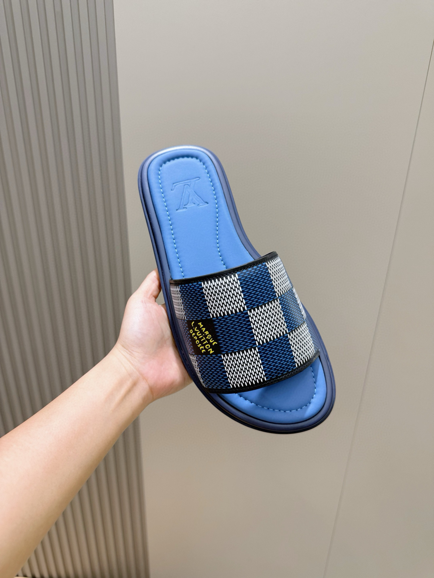 LV shoe