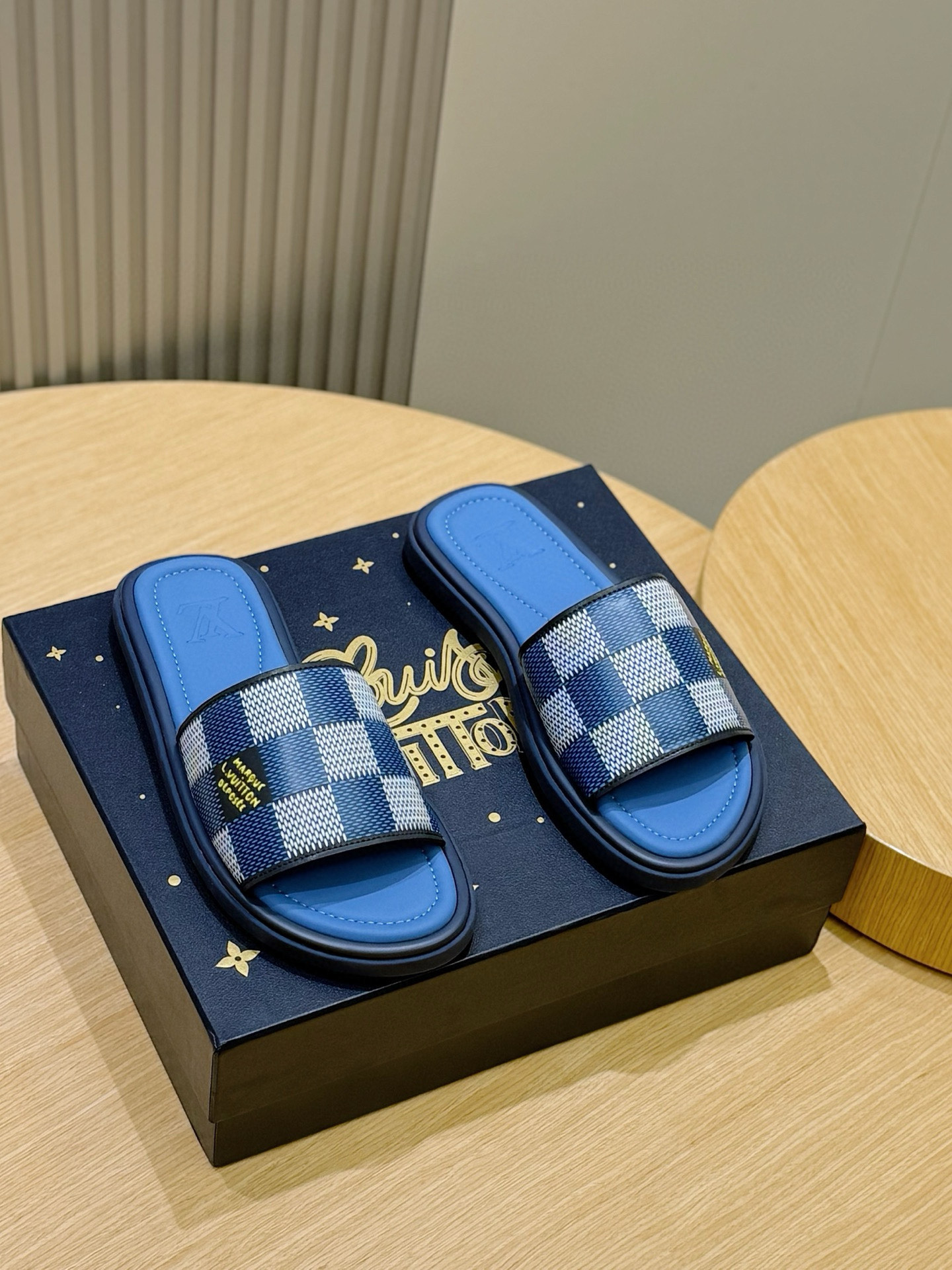 LV shoe