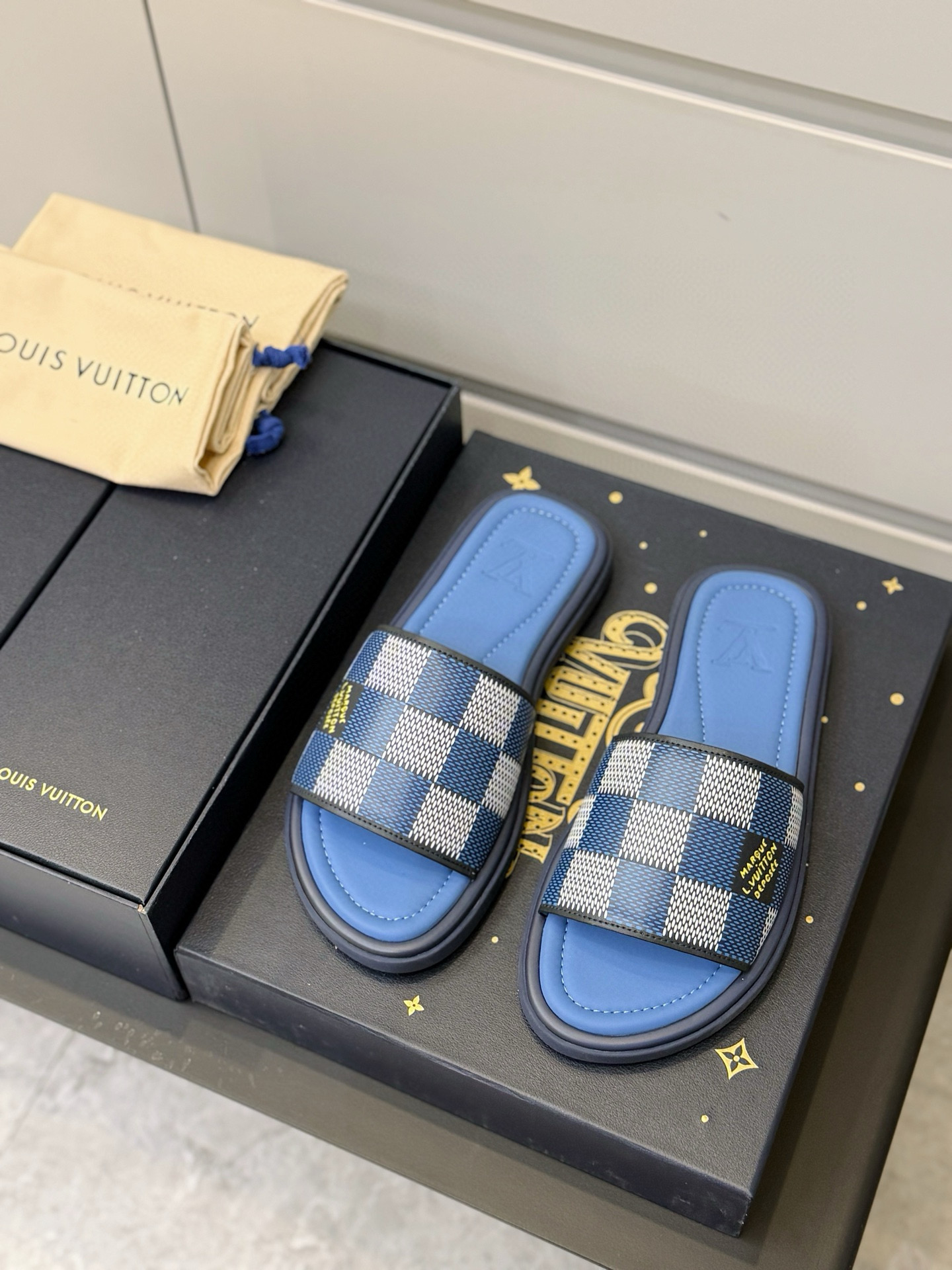 LV shoe