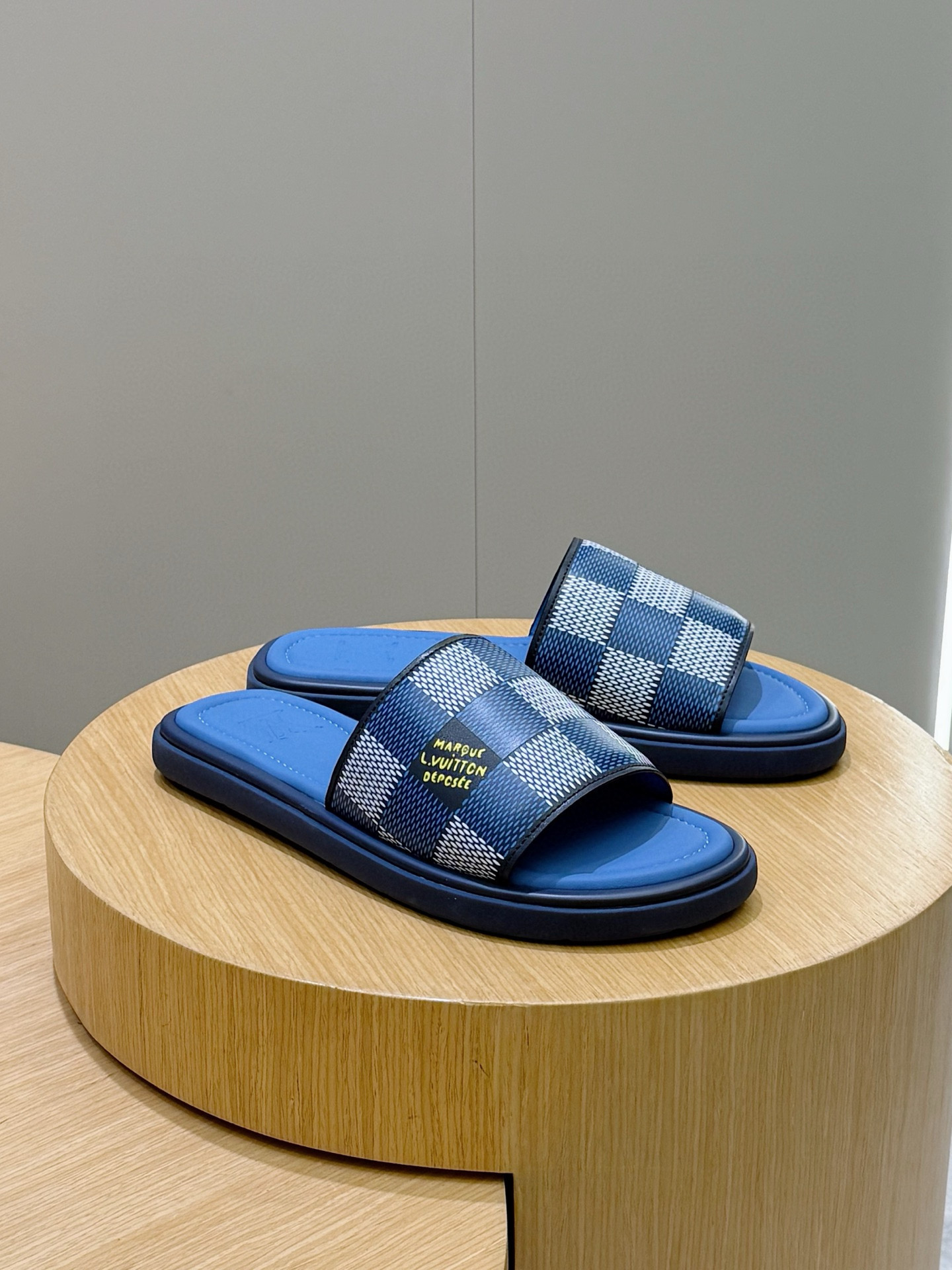 LV shoe