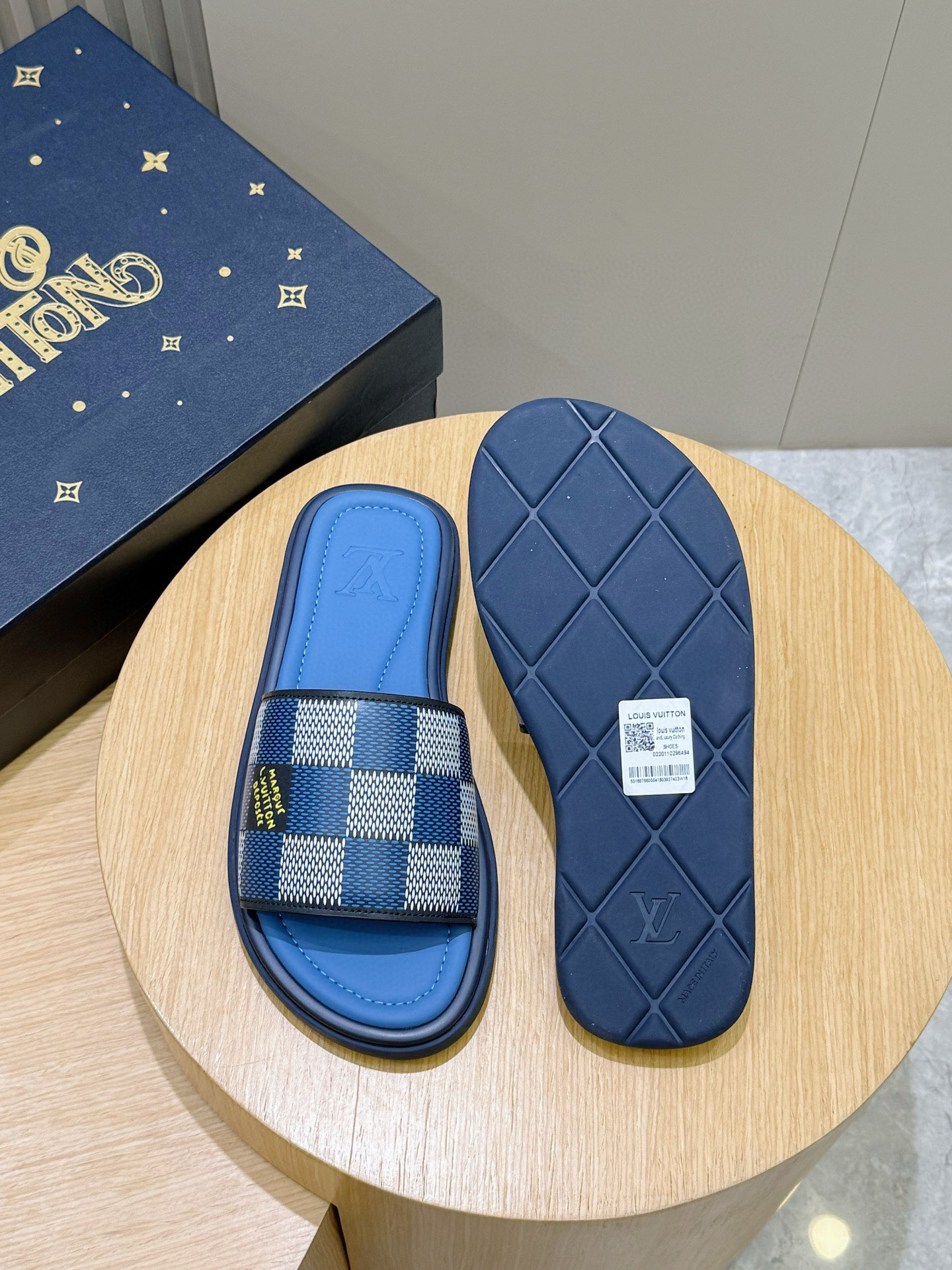 LV shoe