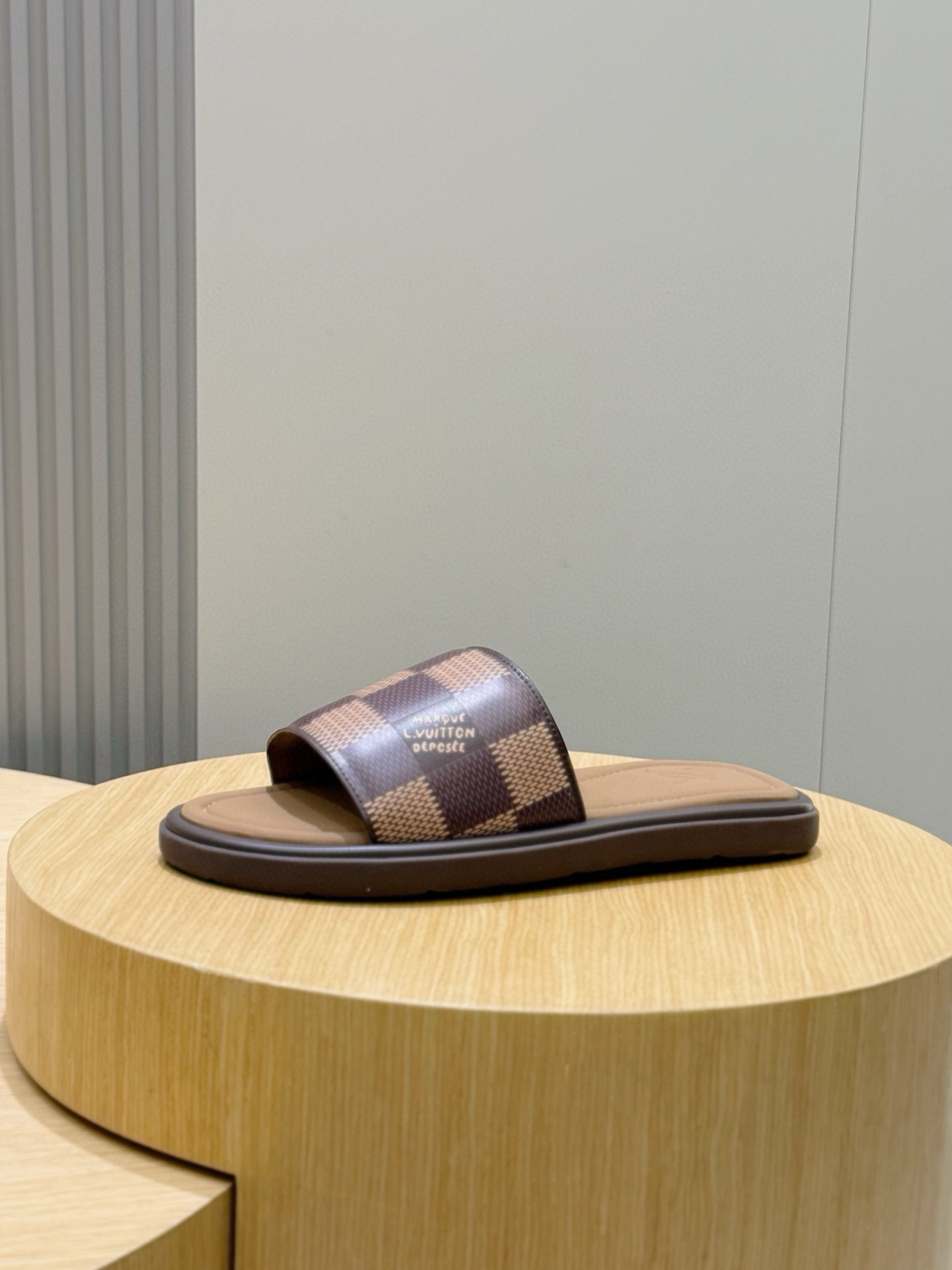 LV shoe