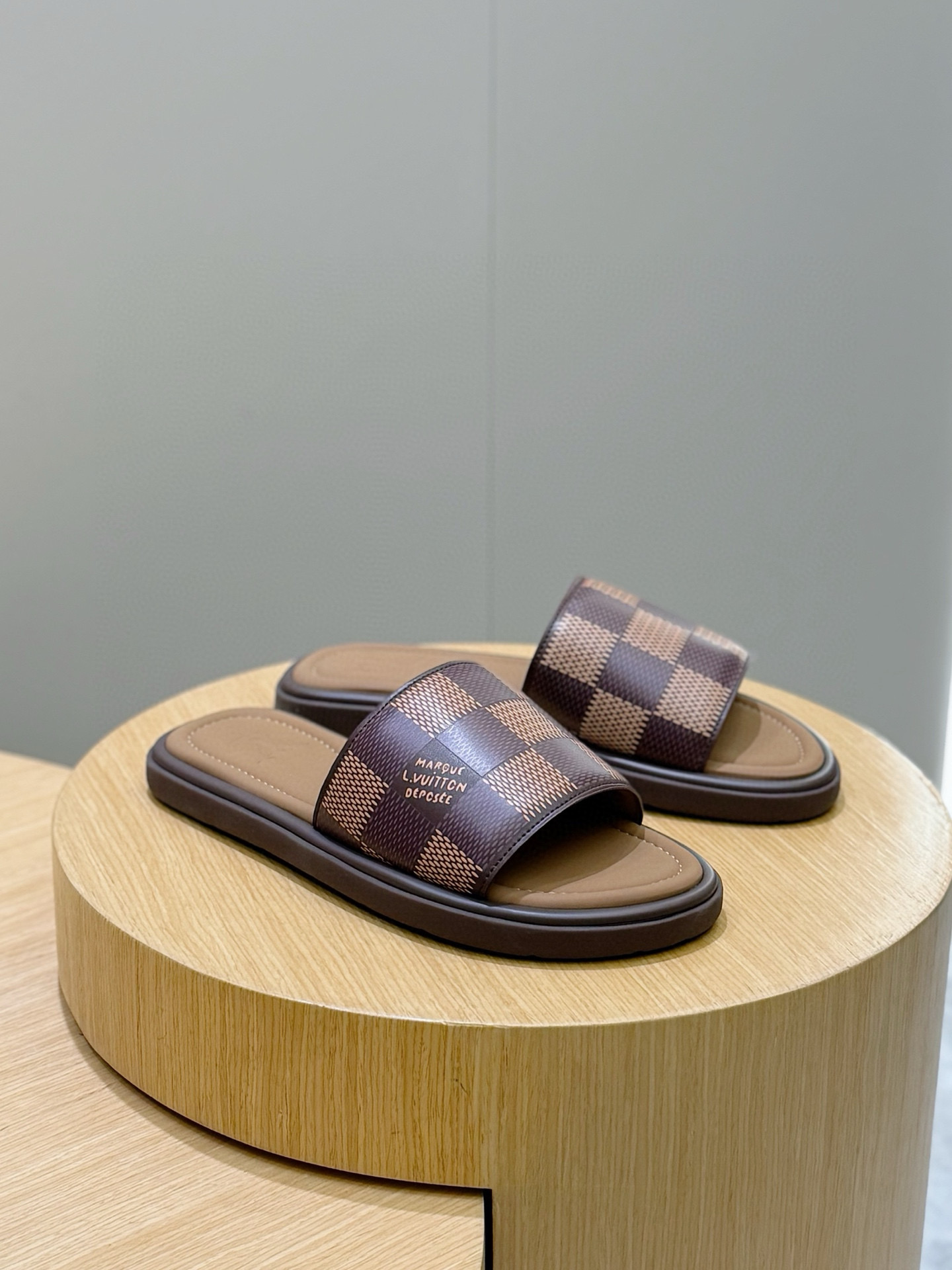 LV shoe