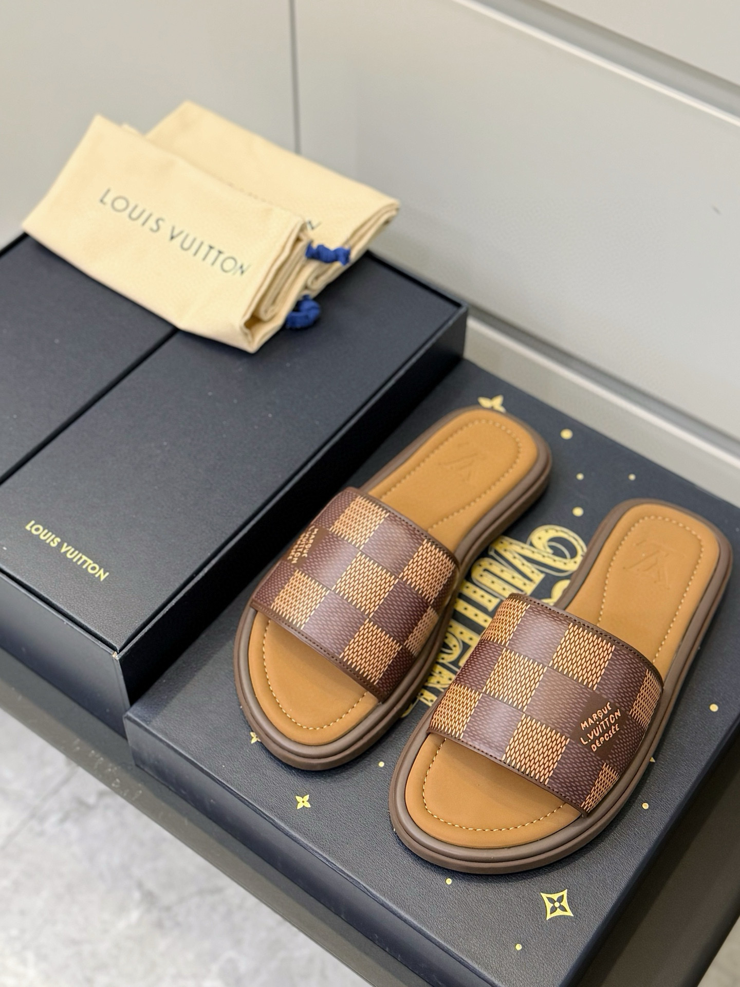 LV shoe