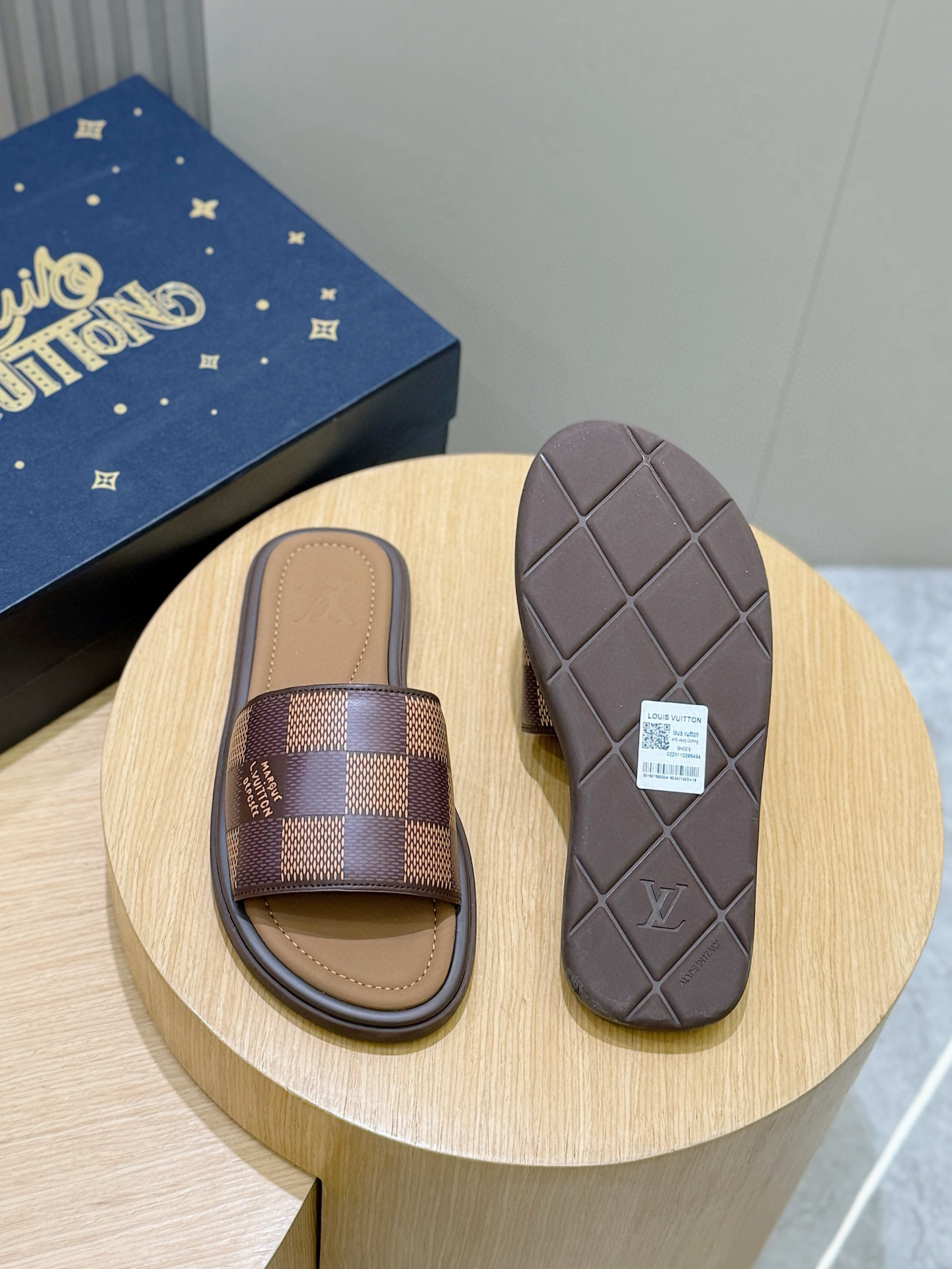 LV shoe