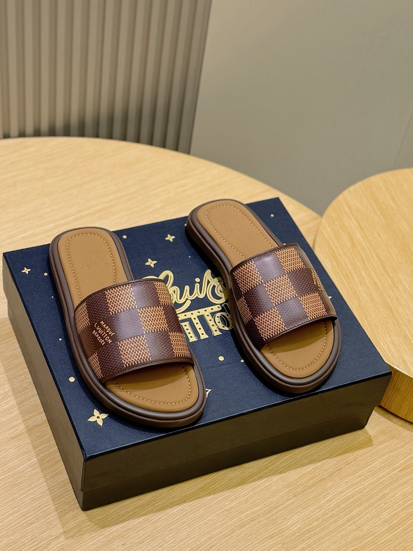 LV shoe