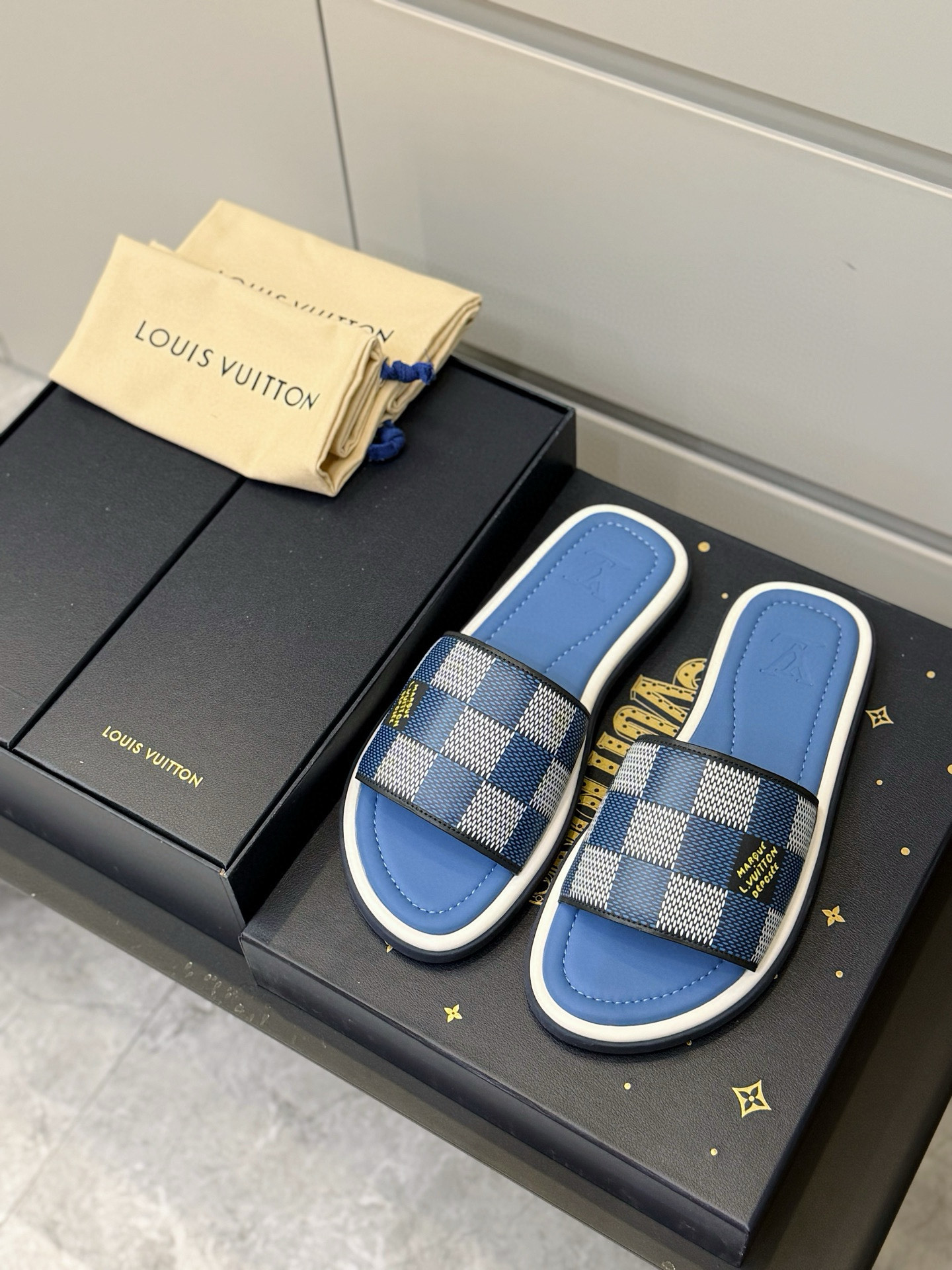 LV shoe