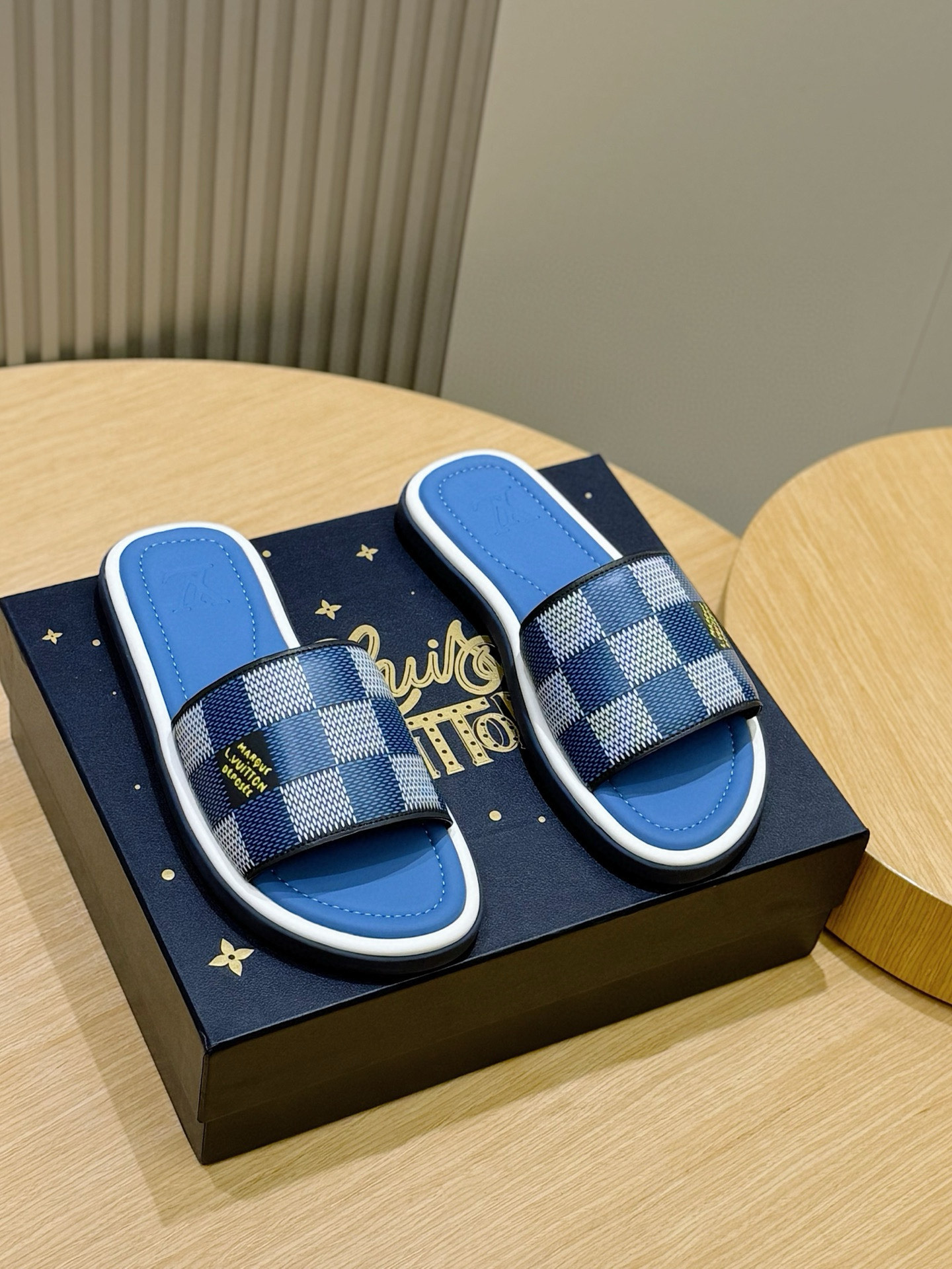 LV shoe