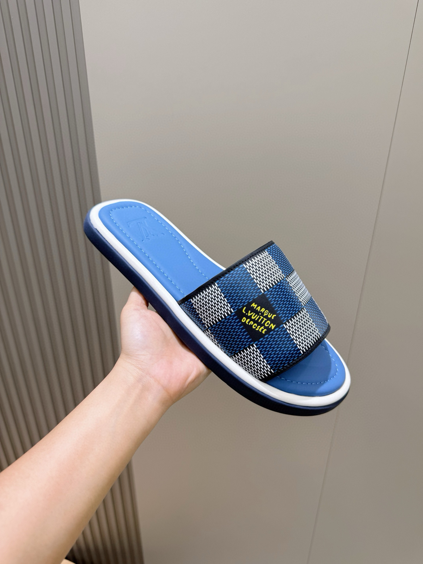 LV shoe