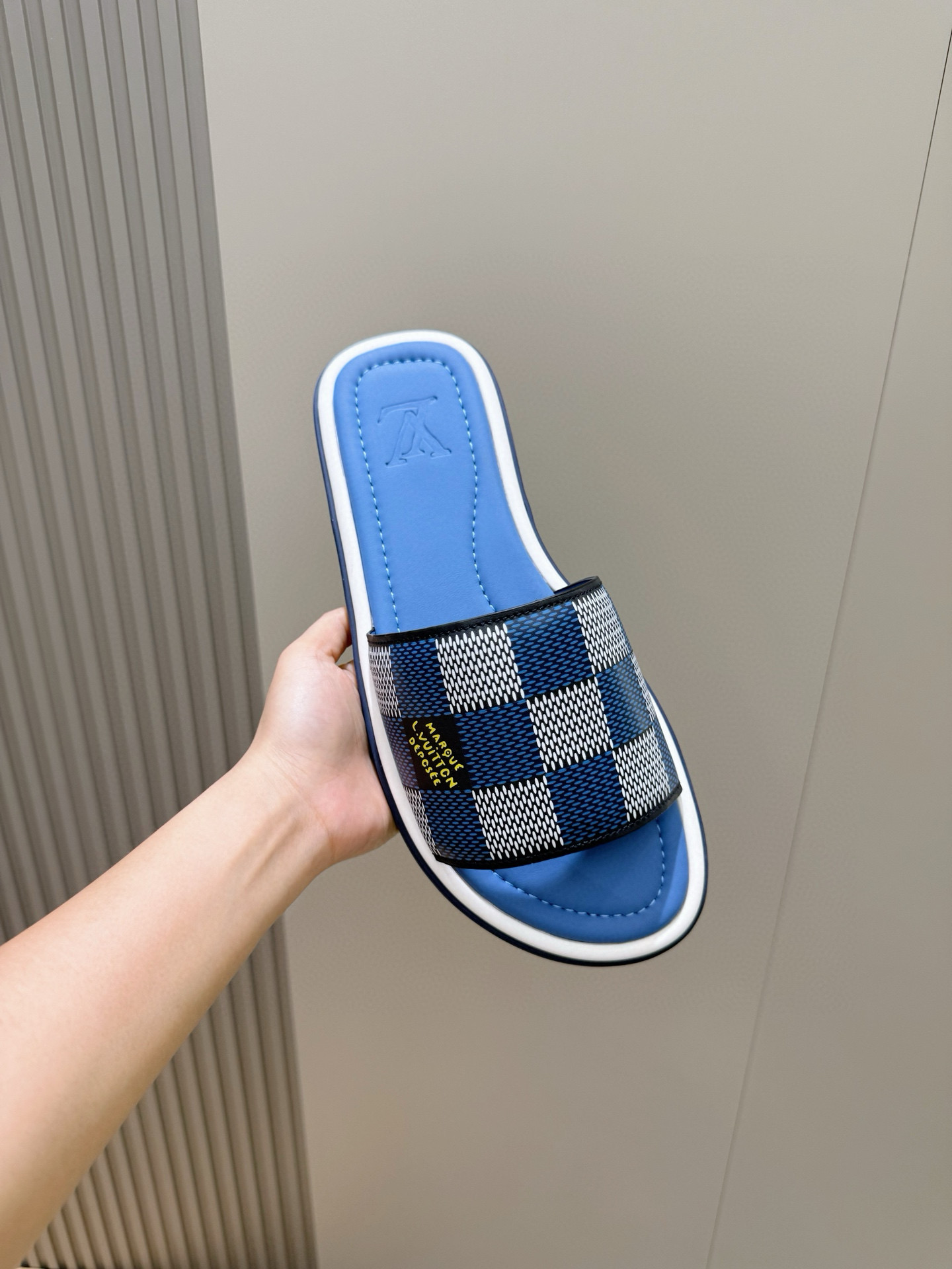 LV shoe
