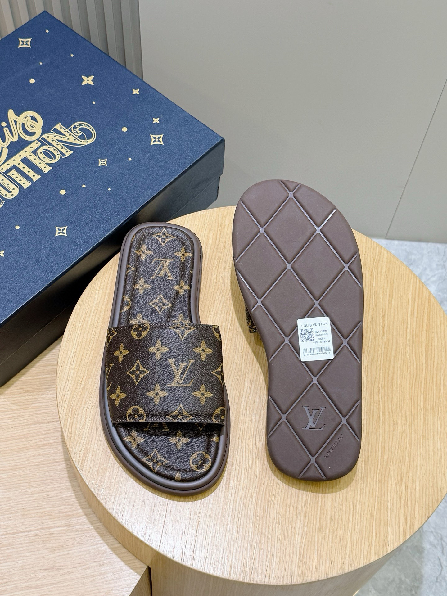 LV shoe