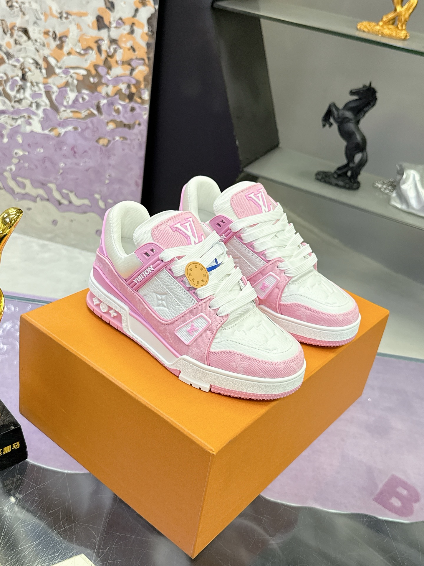 LV shoe