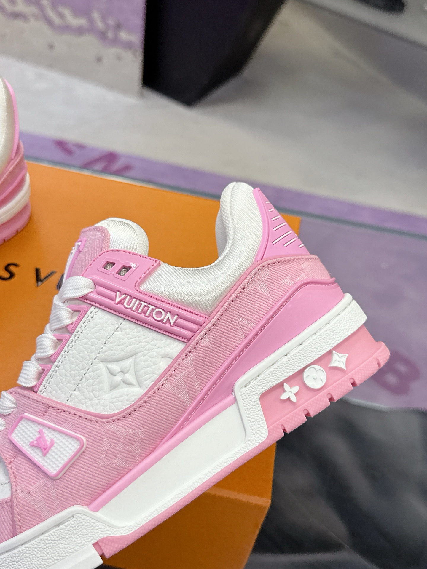 LV shoe