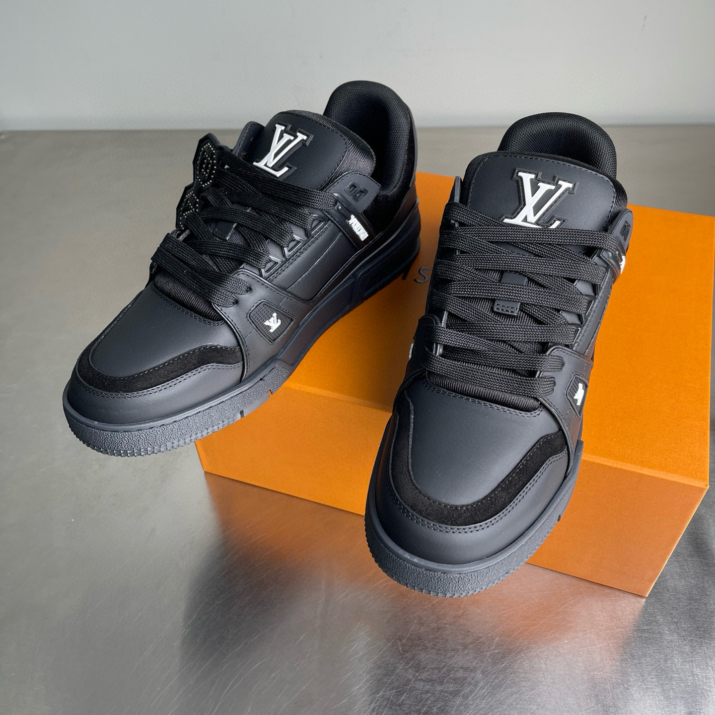 LV shoe