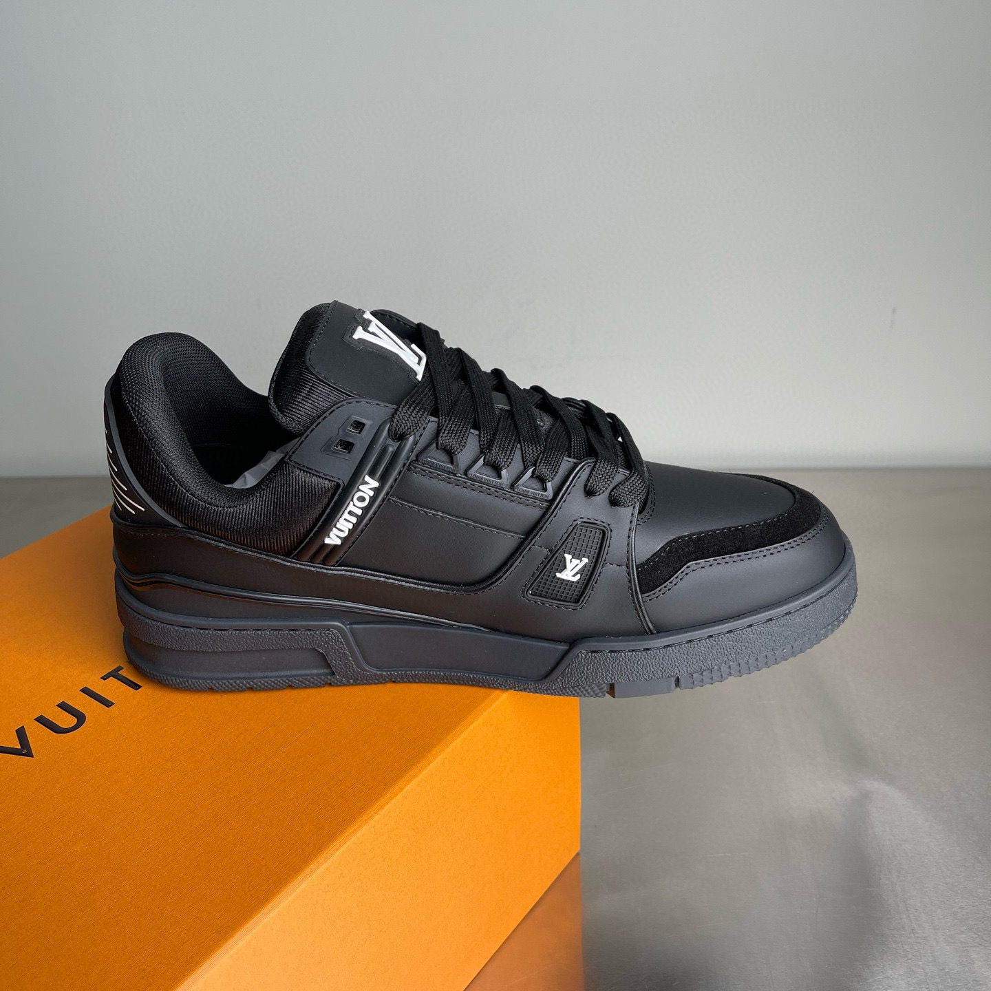 LV shoe