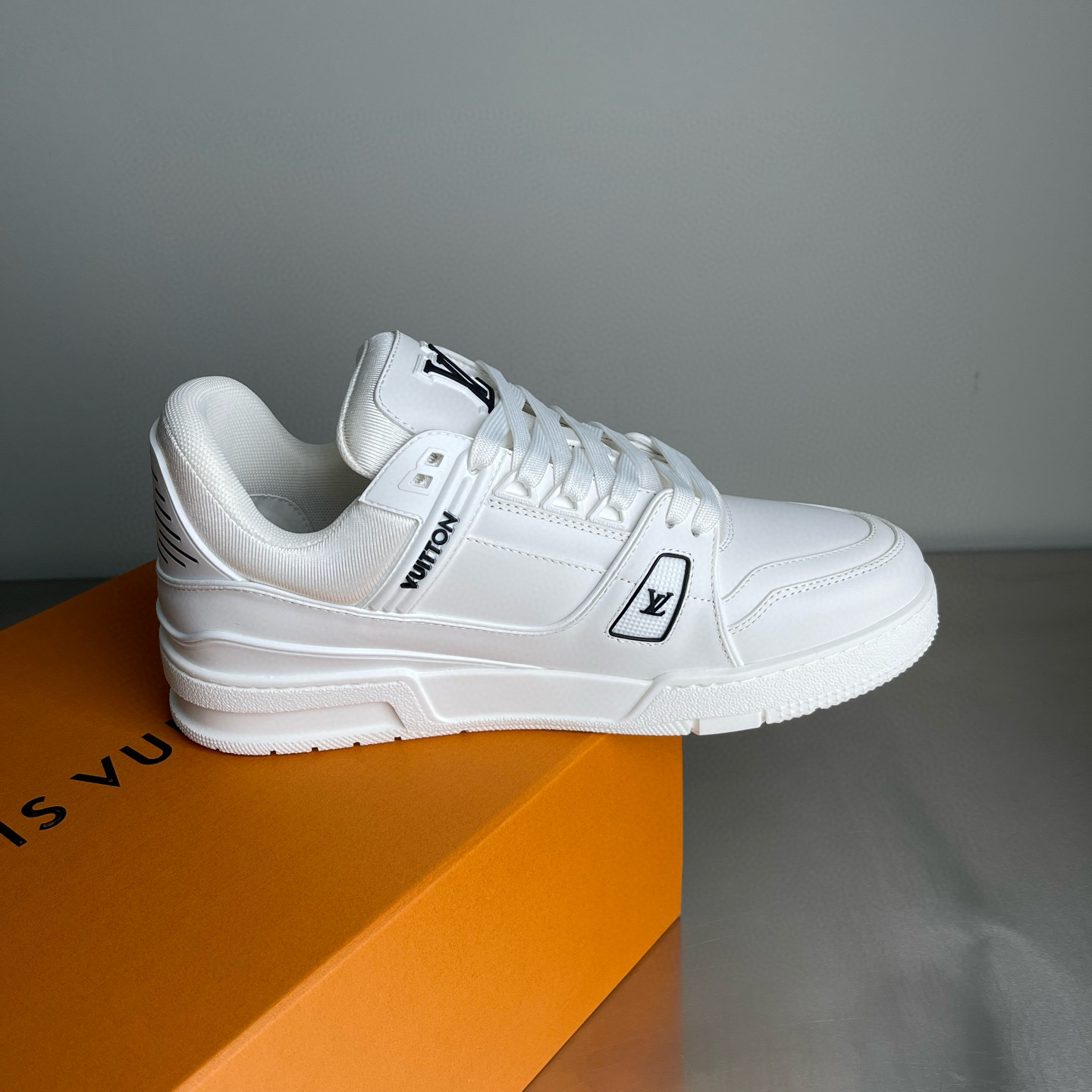 LV shoe