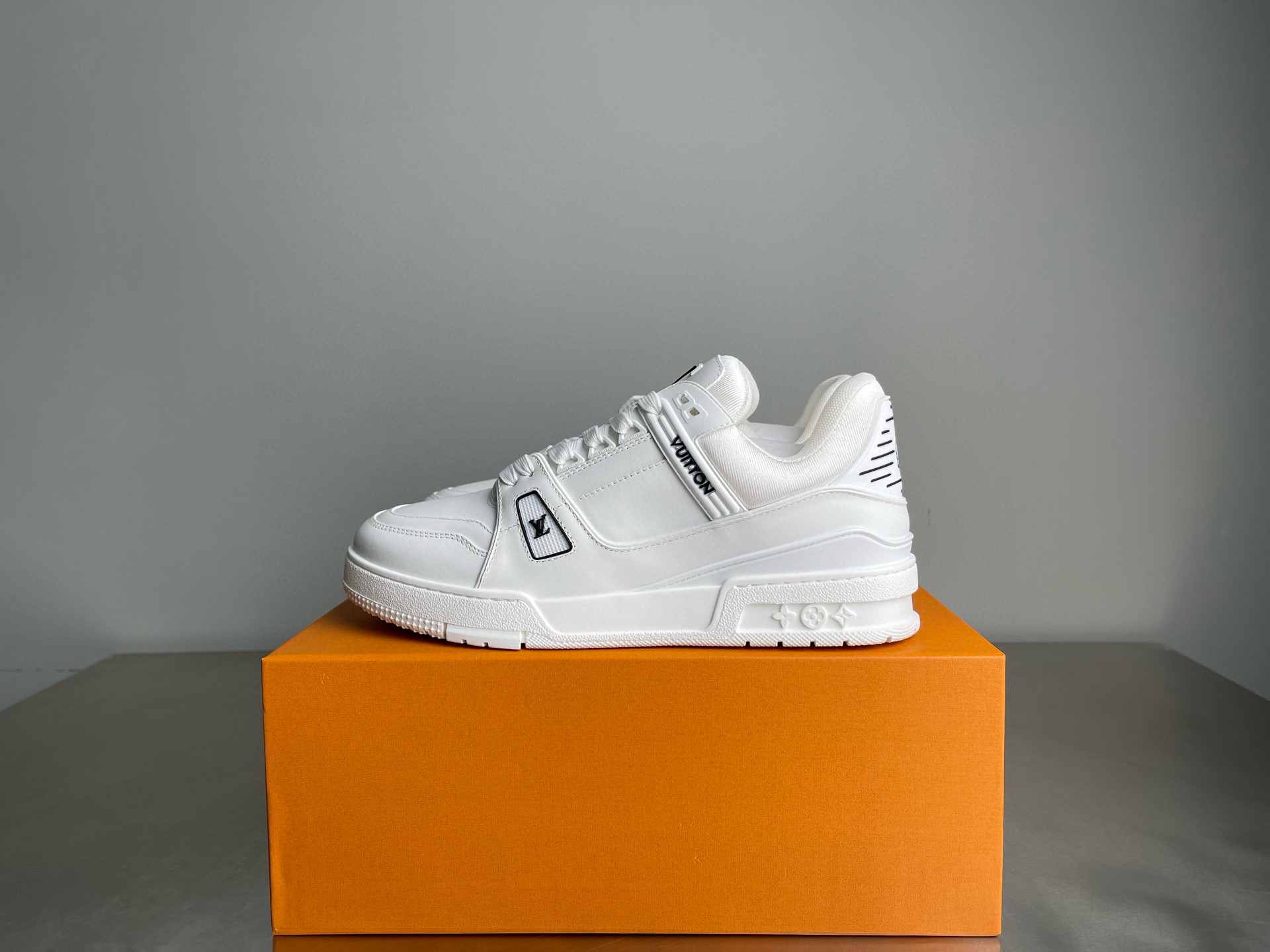 LV shoe