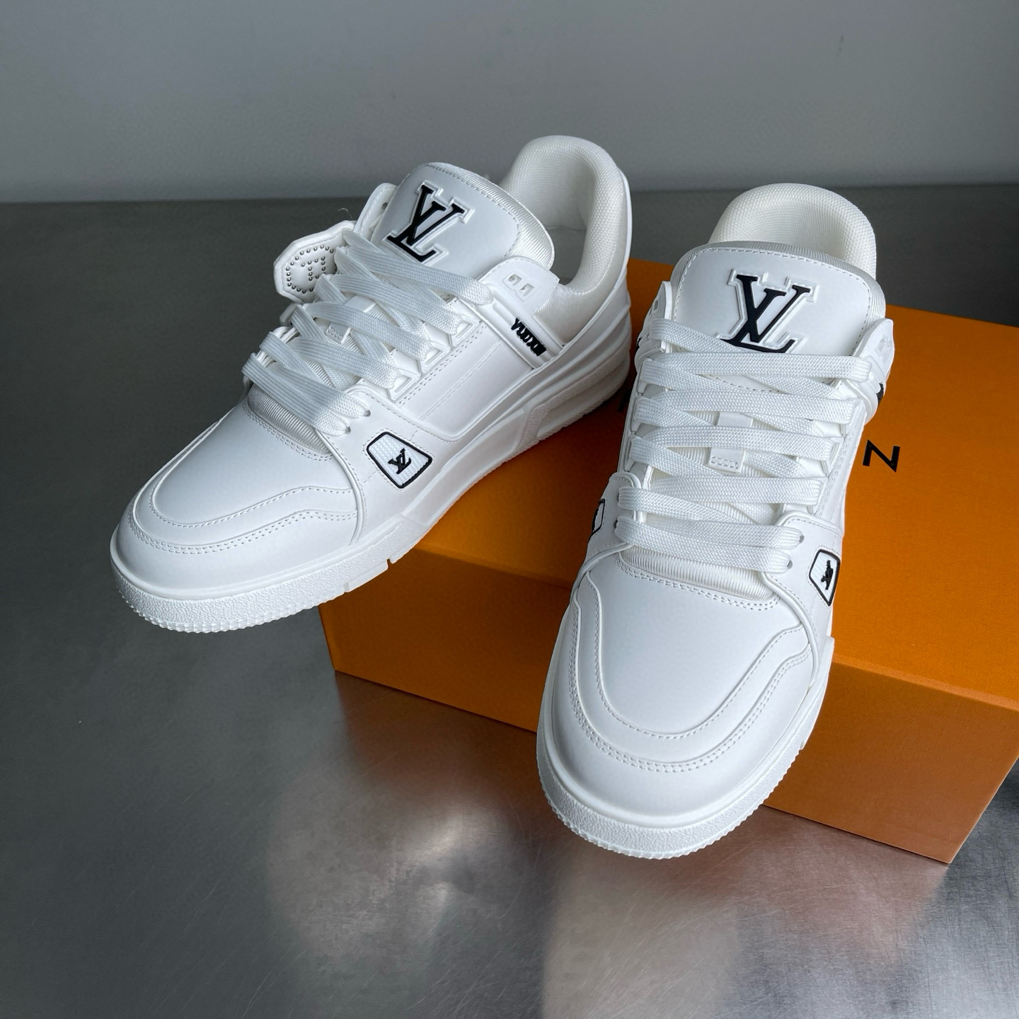 LV shoe