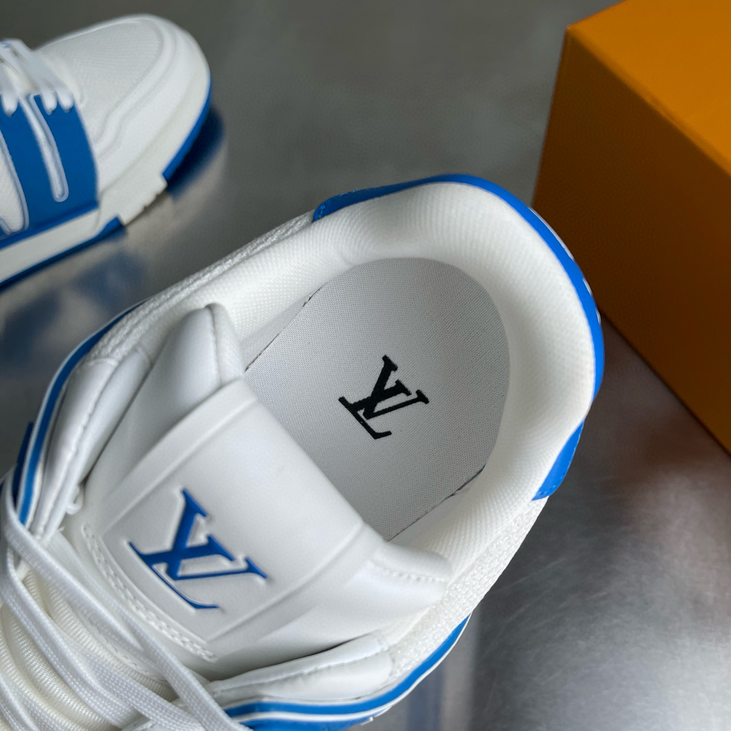 LV shoe