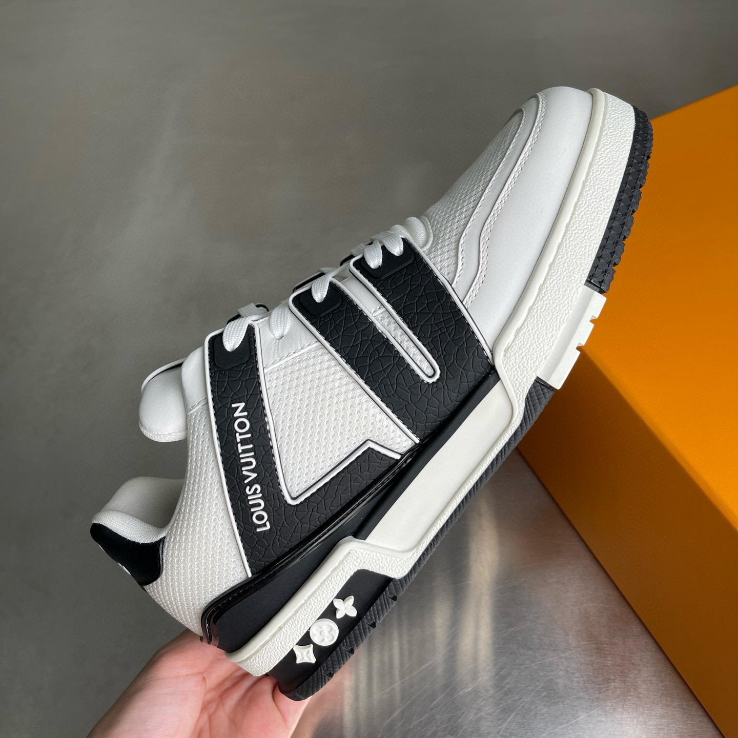 LV shoe