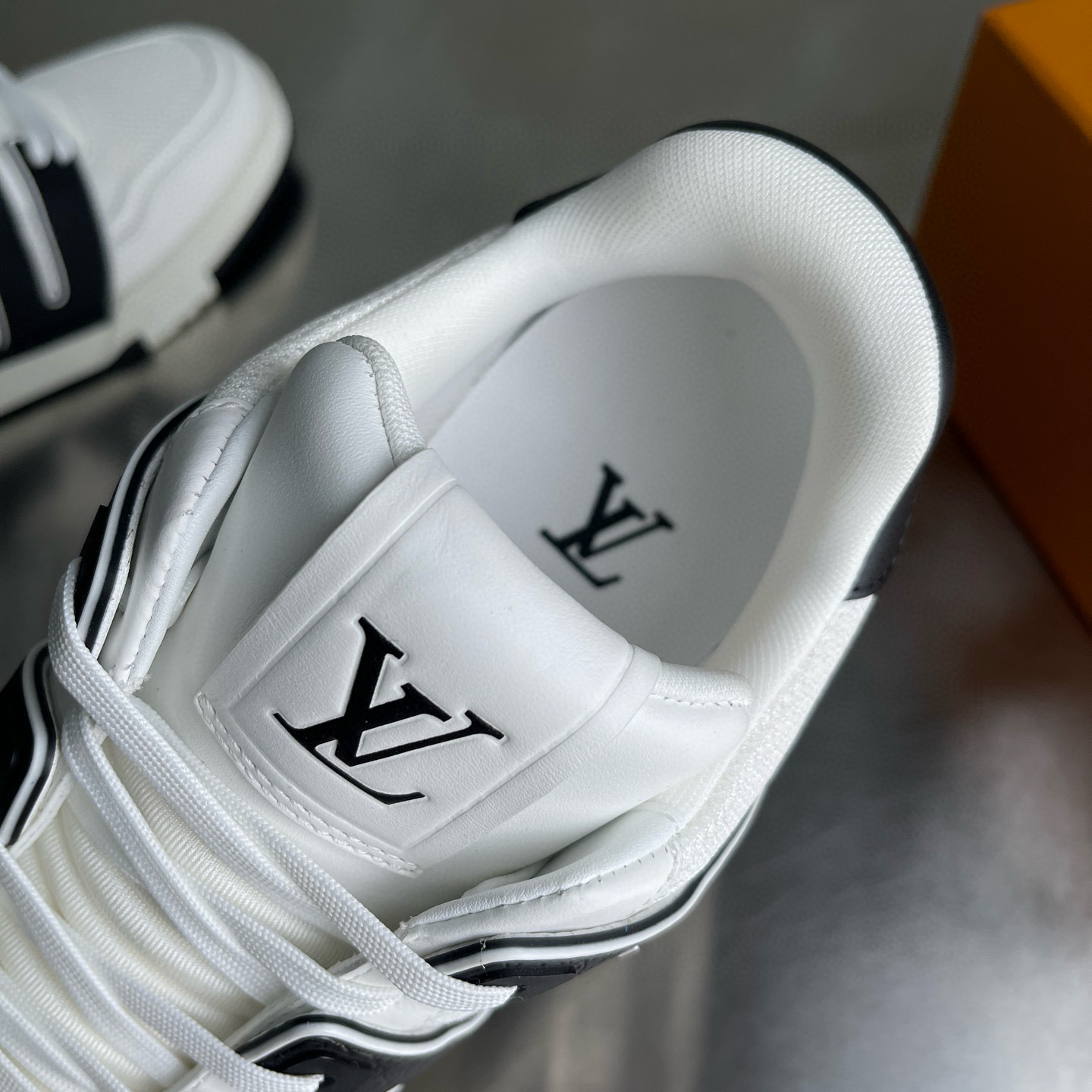 LV shoe