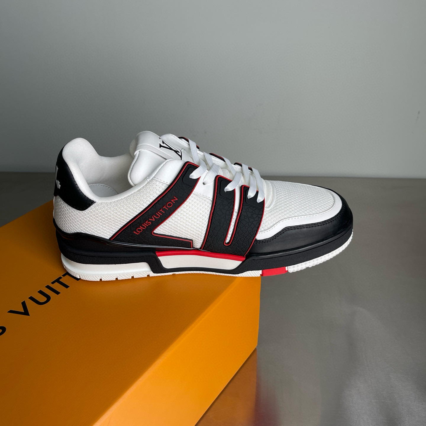 LV shoe
