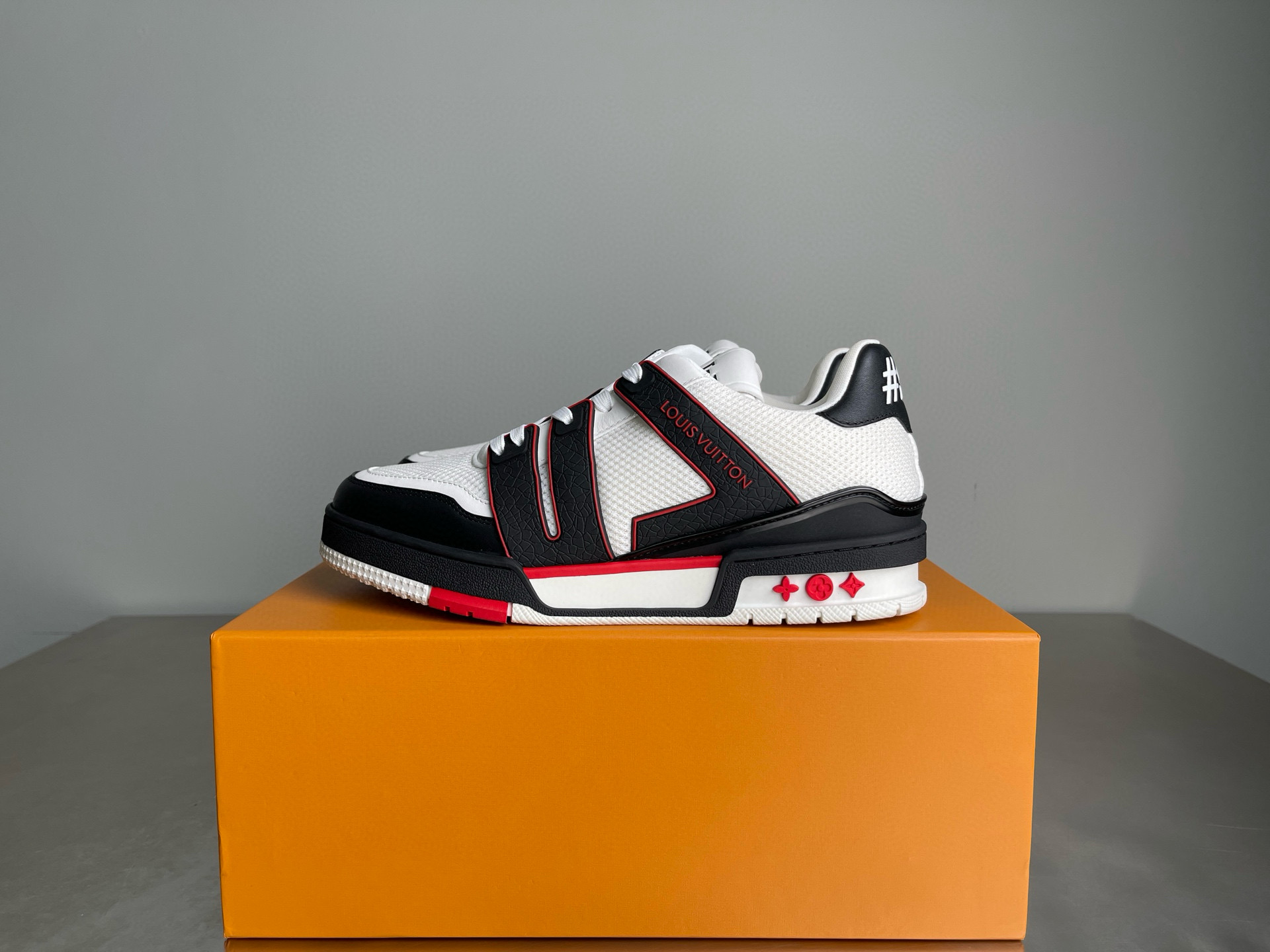 LV shoe