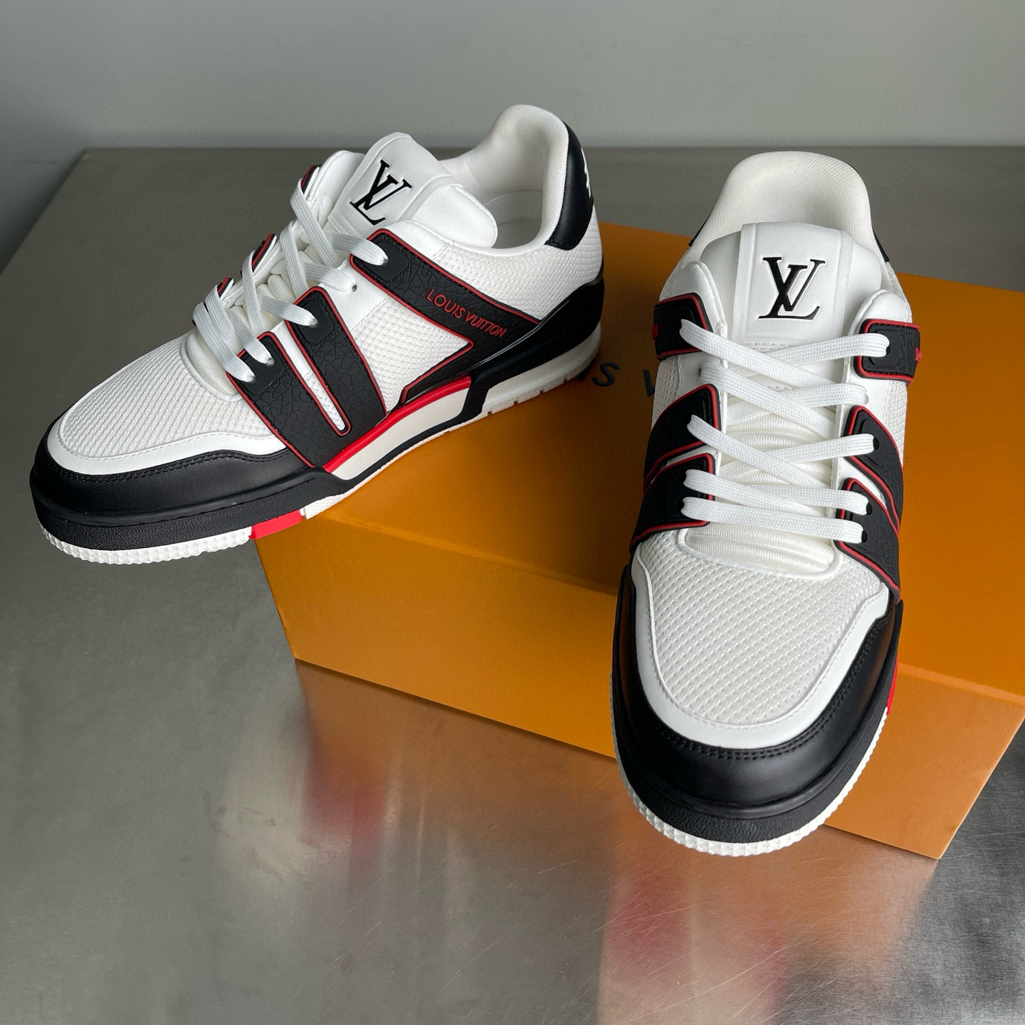 LV shoe