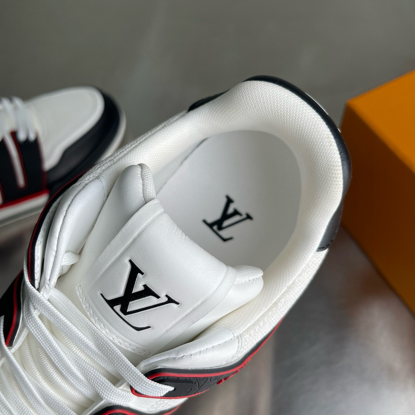 LV shoe