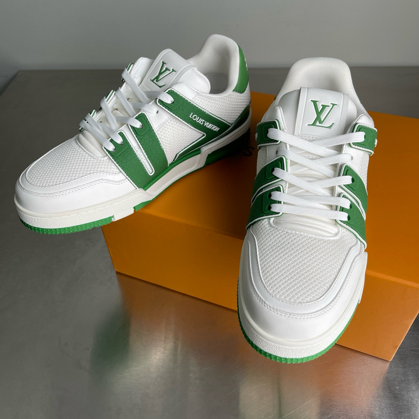 LV shoe