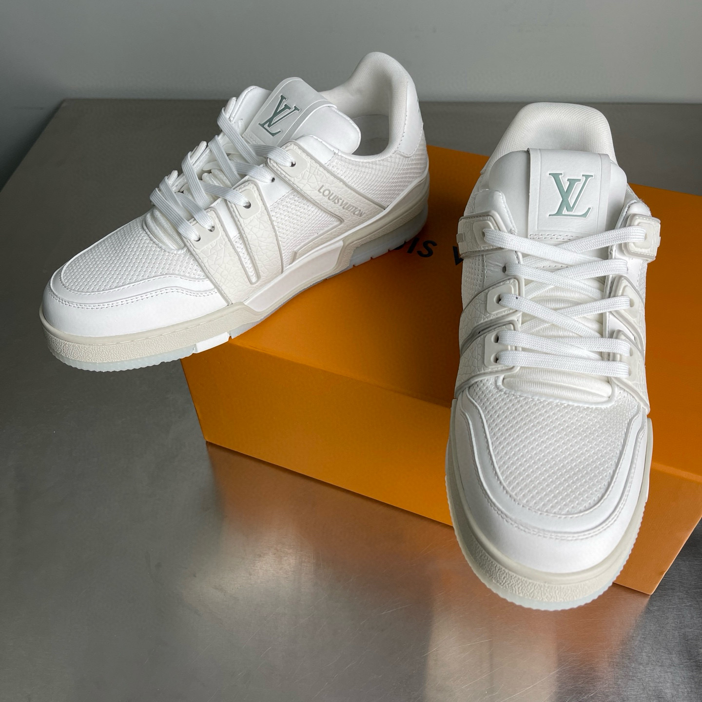 LV shoe