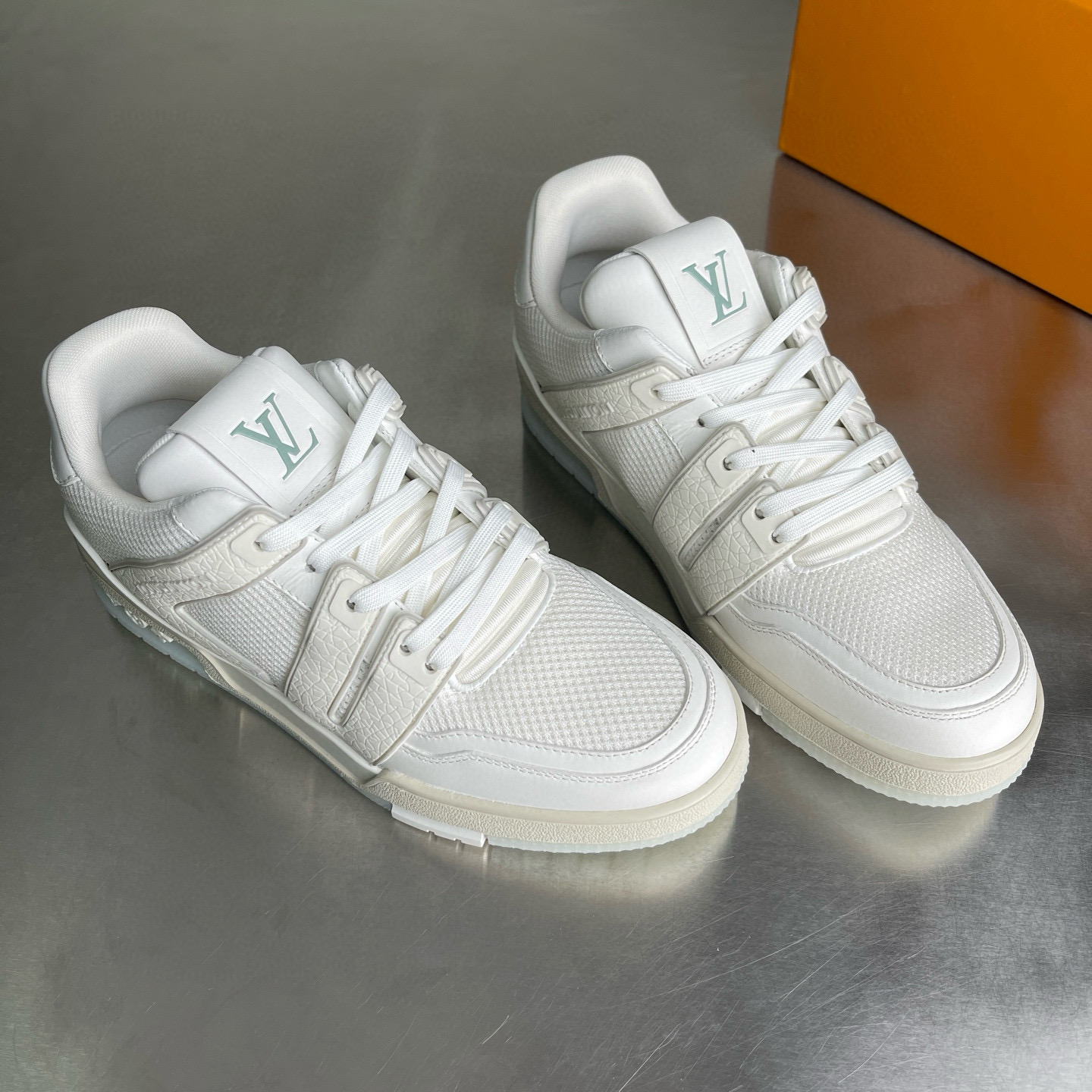 LV shoe