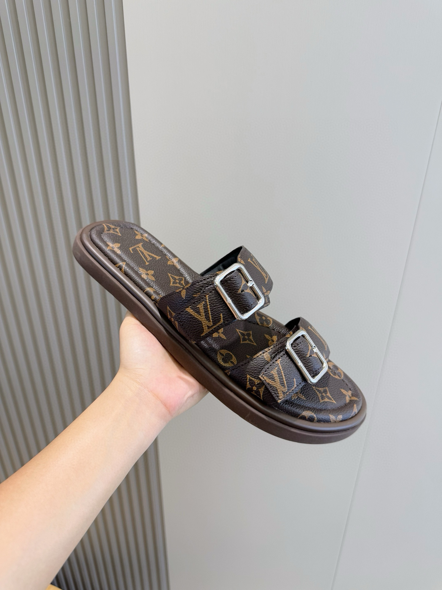 LV shoe